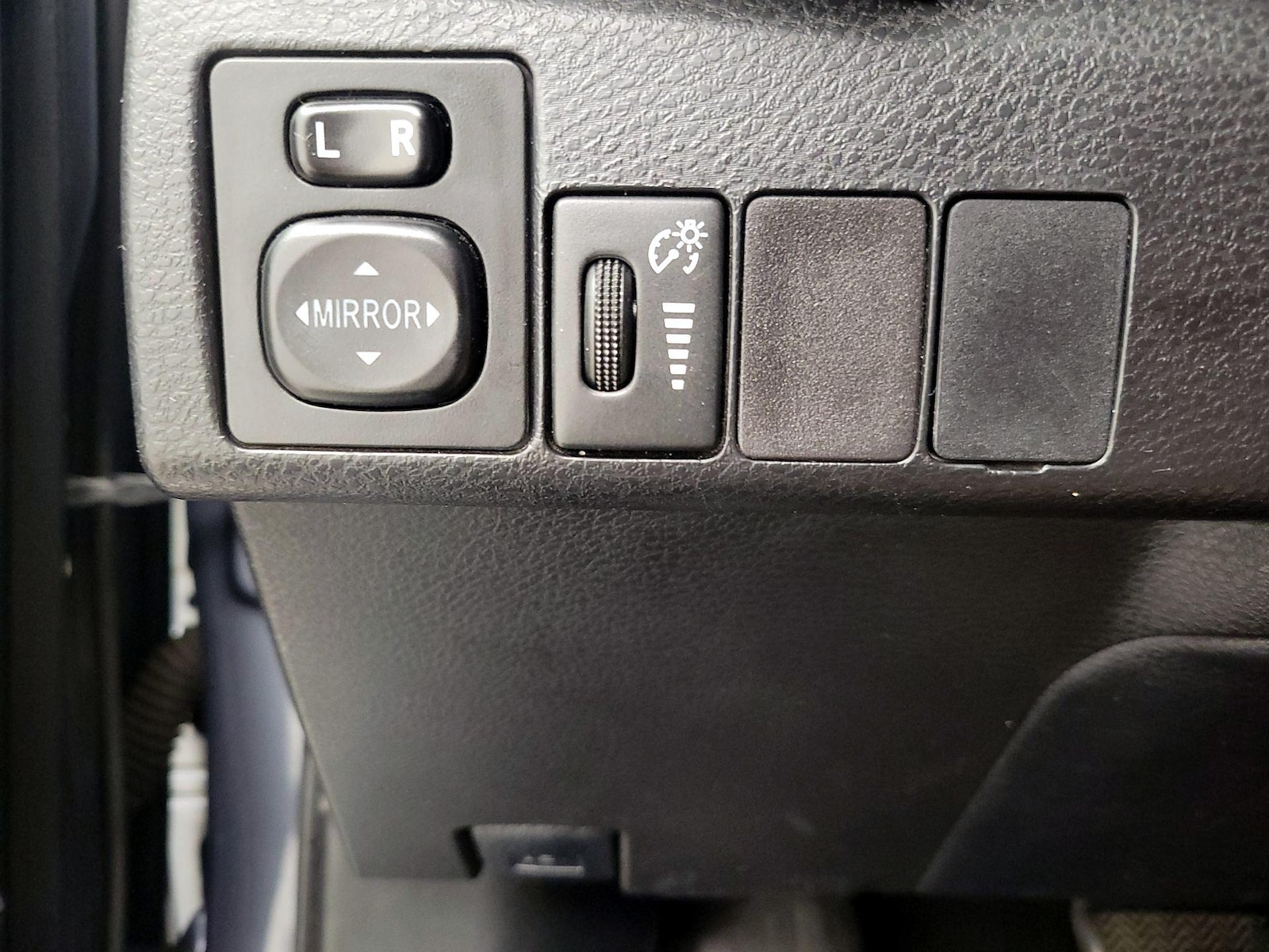 2015 Toyota Corolla S - Photo 14