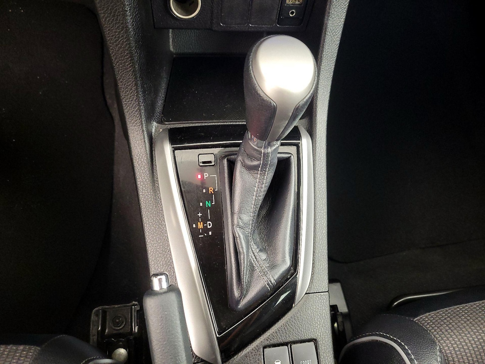 2015 Toyota Corolla S - Photo 18