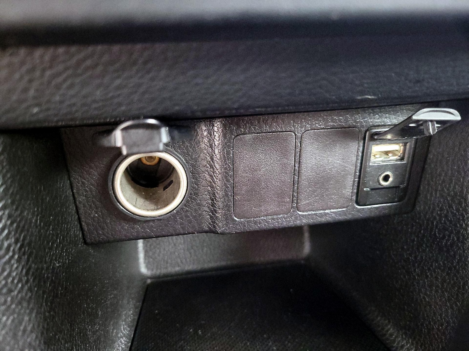 2015 Toyota Corolla S - Photo 19