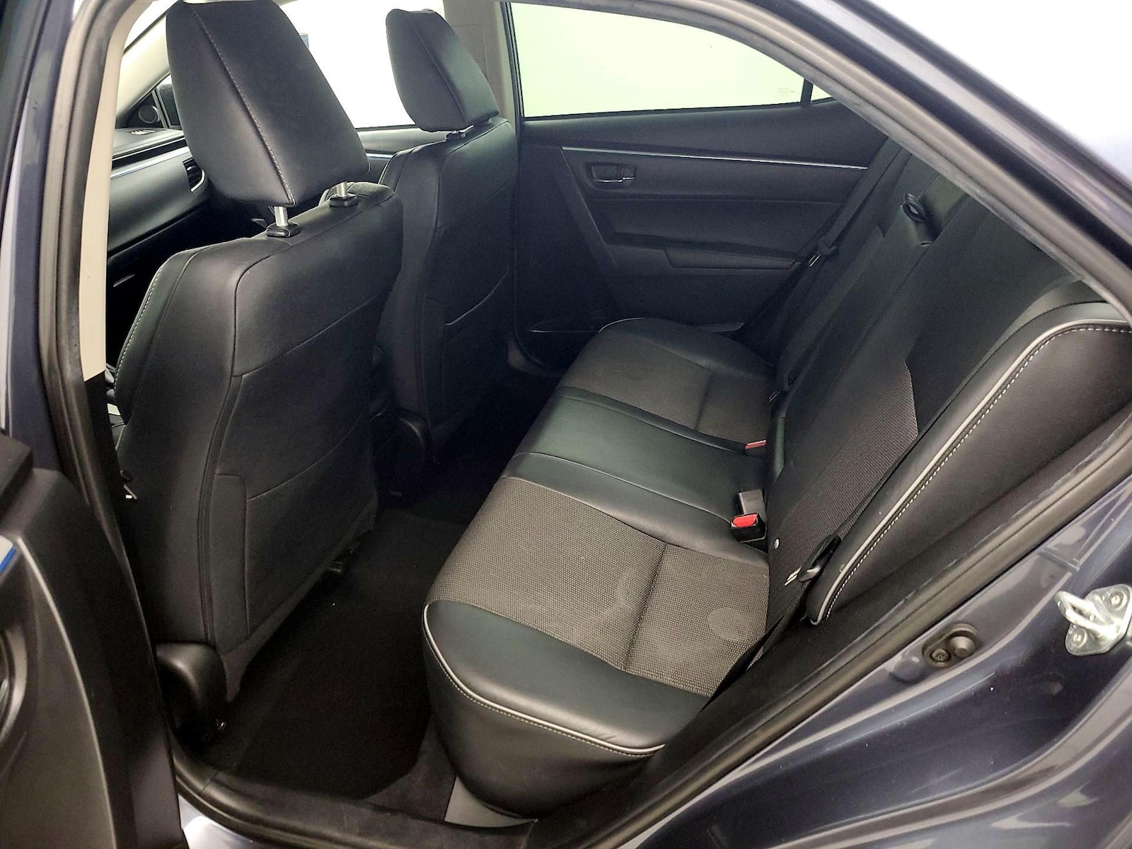 2015 Toyota Corolla S - Photo 20