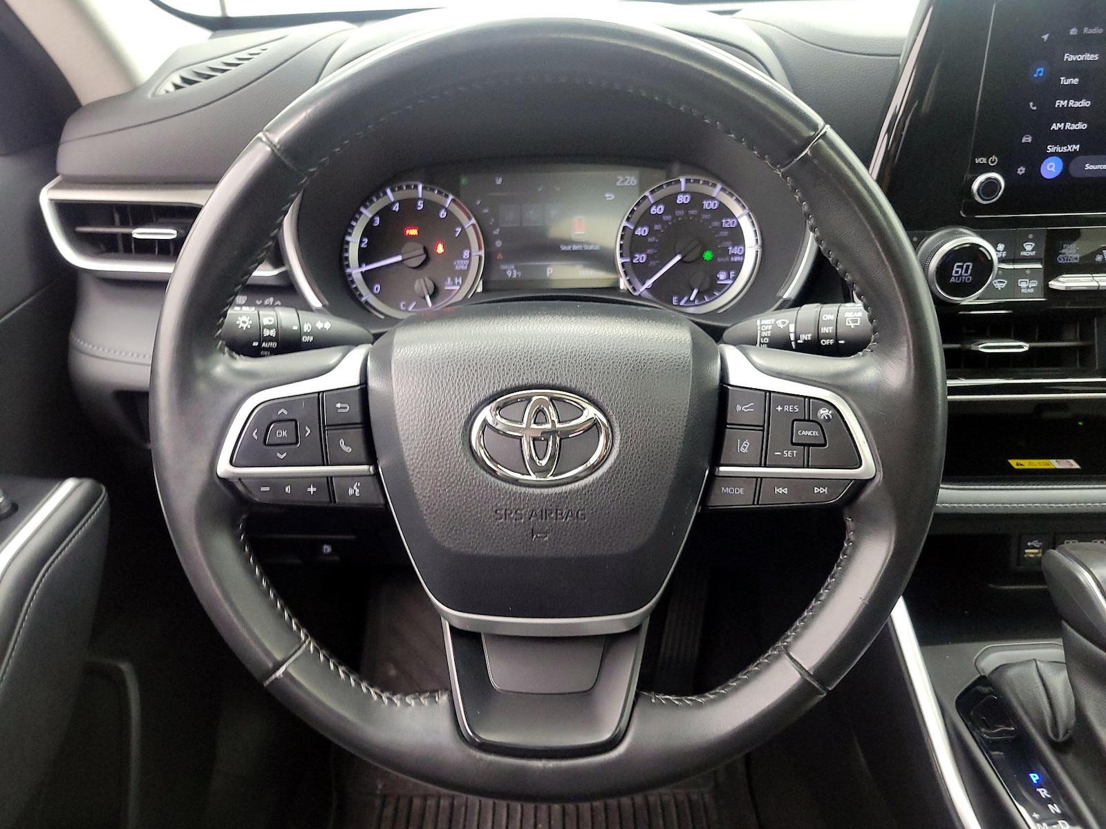 2023 Toyota Highlander XLE - Photo 11