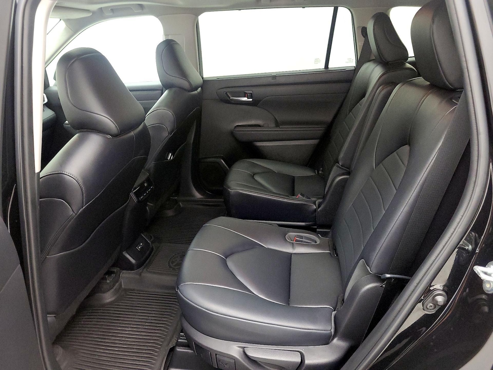 2023 Toyota Highlander XLE - Photo 21