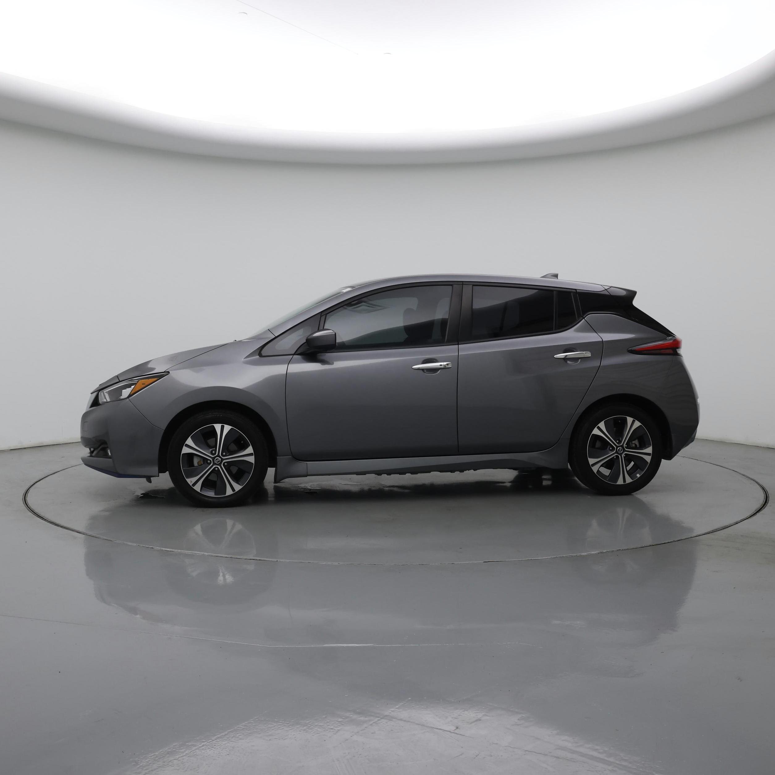 Thumbnail: 2021 Nissan Leaf - 3