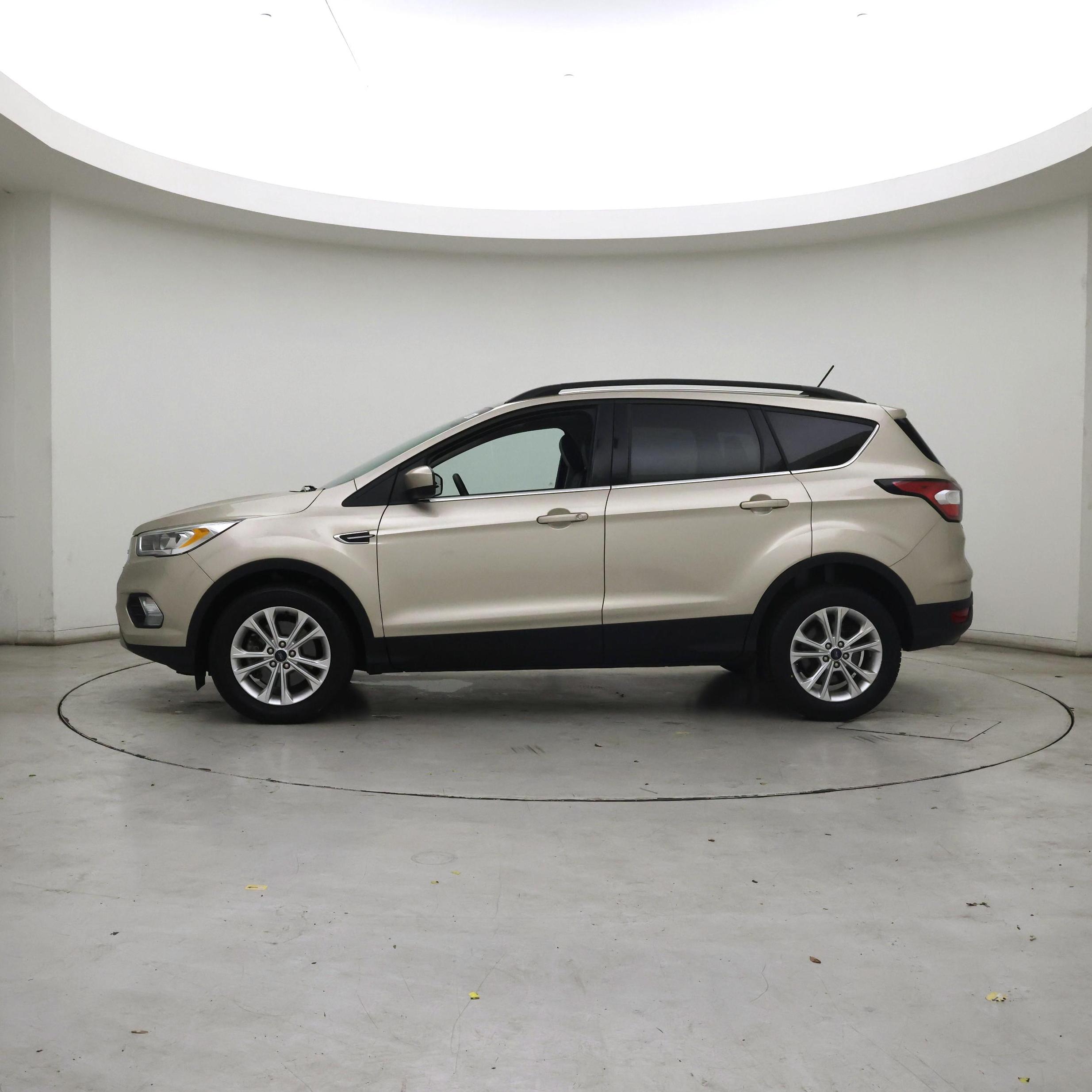 Thumbnail: 2018 Ford Escape - 3