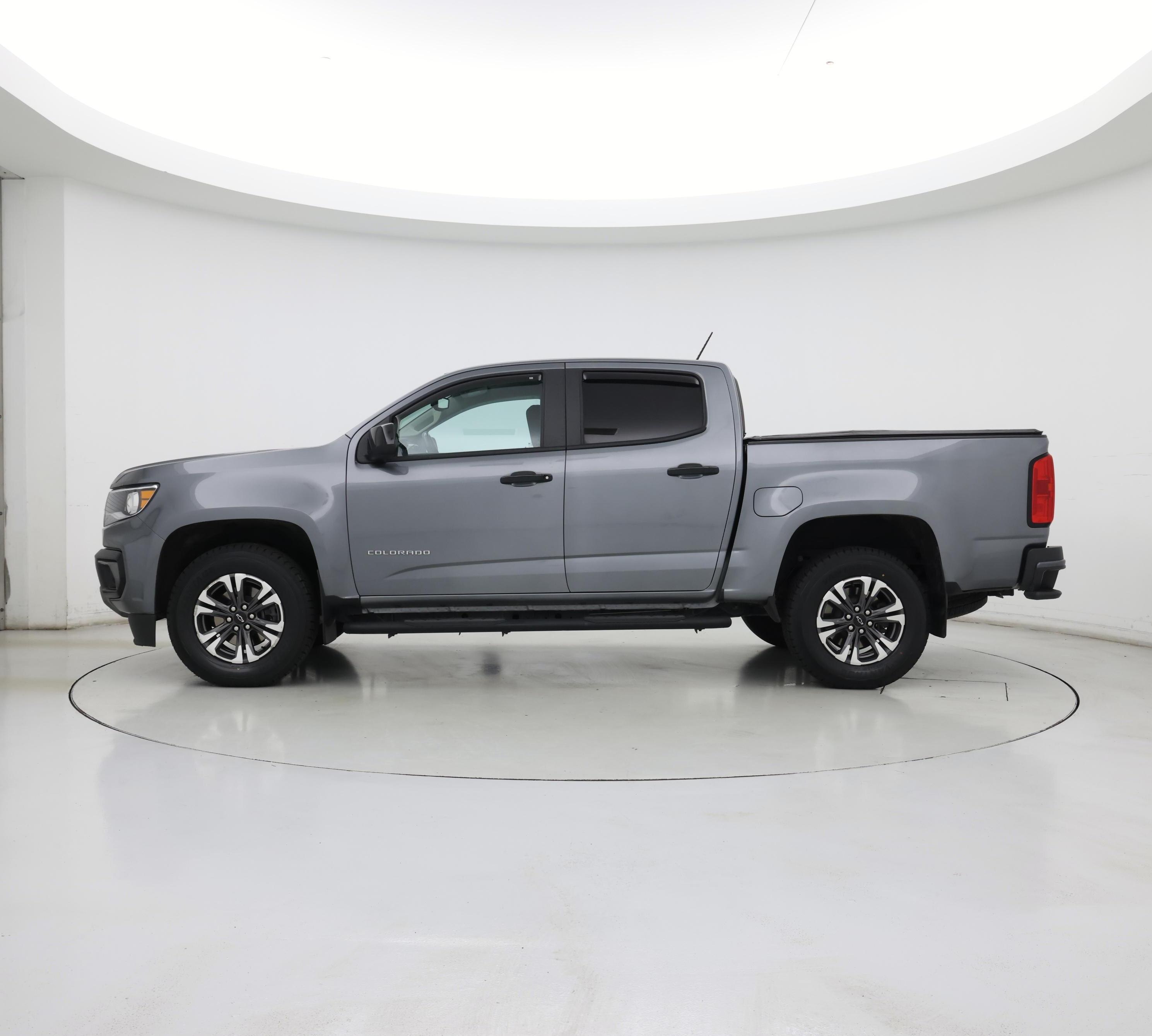 Thumbnail: 2022 Chevrolet Colorado - 3