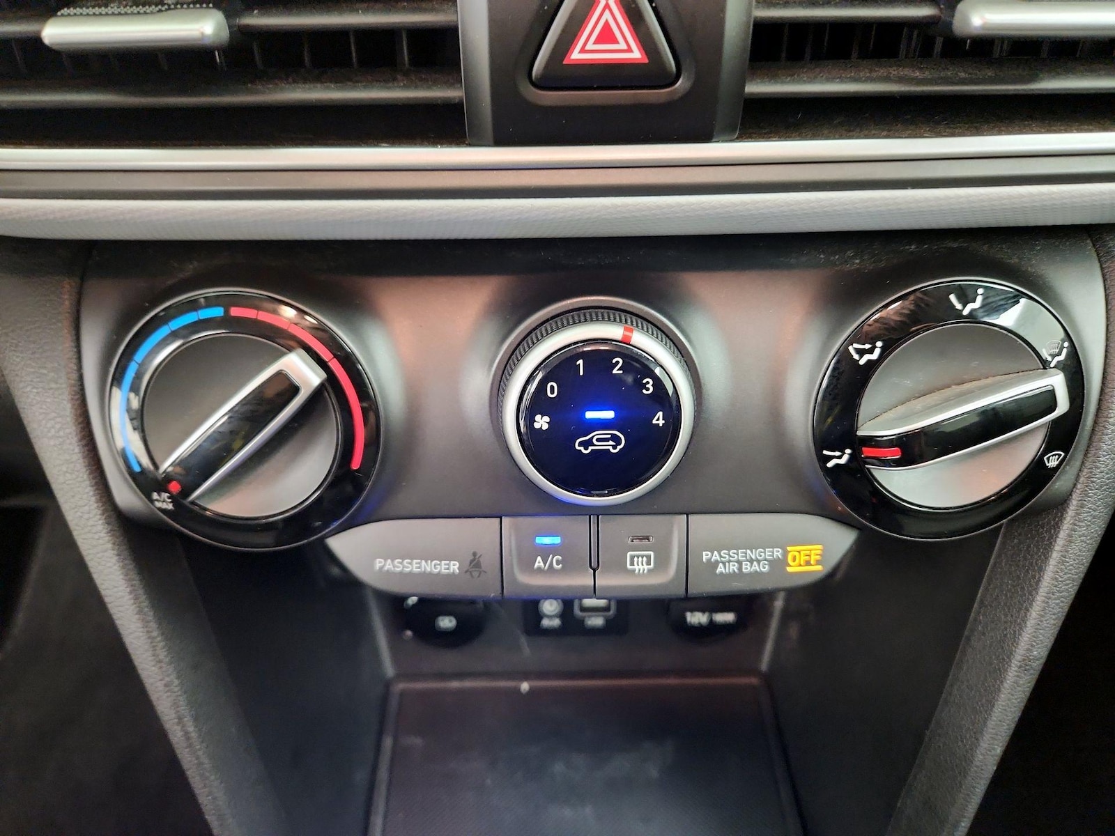 2021 Hyundai Kona SEL - Photo 17