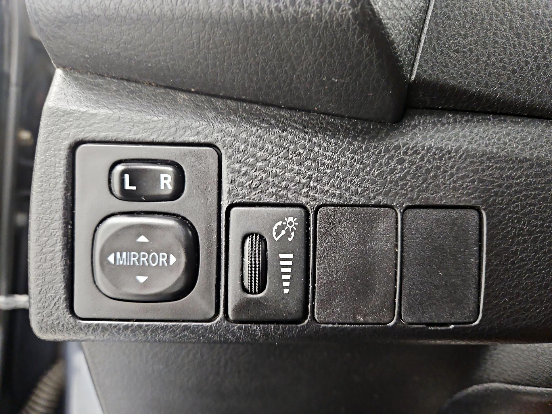 Thumbnail: 2015 Toyota Corolla - 13