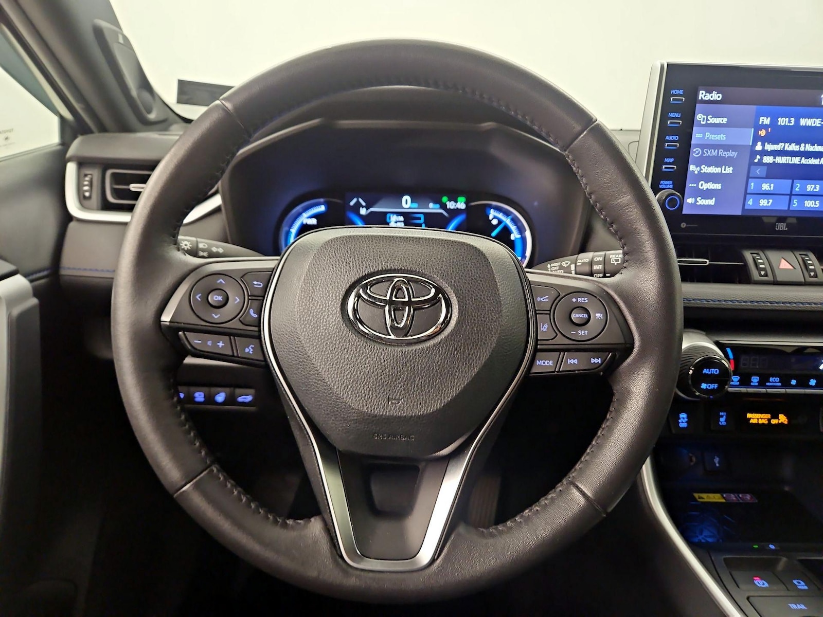2022 Toyota RAV4 XSE - Photo 11