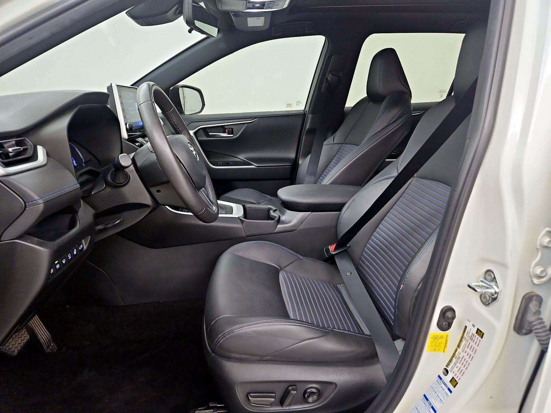 Thumbnail: 2022 Toyota RAV4 - 11