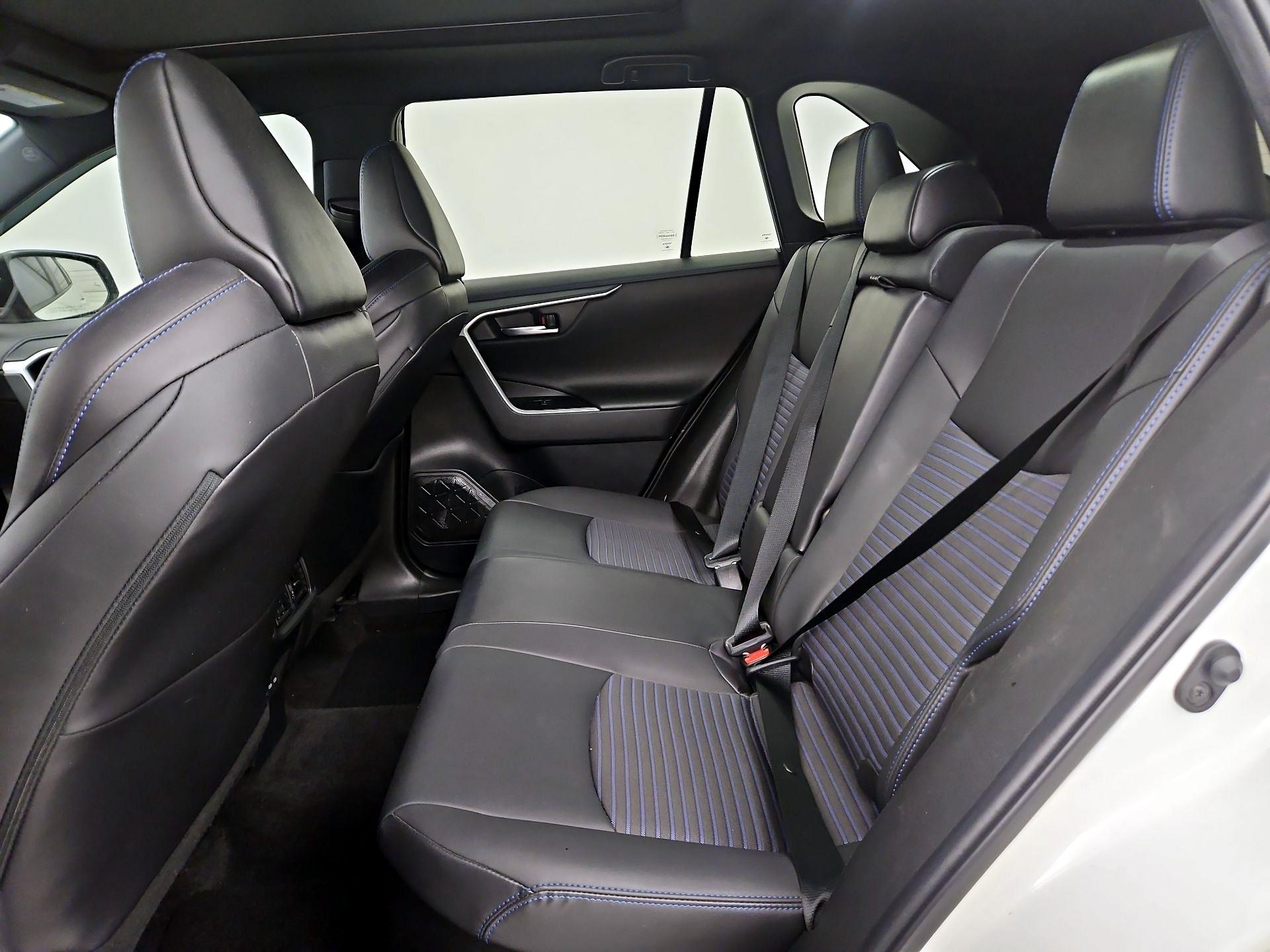 Thumbnail: 2022 Toyota RAV4 - 20