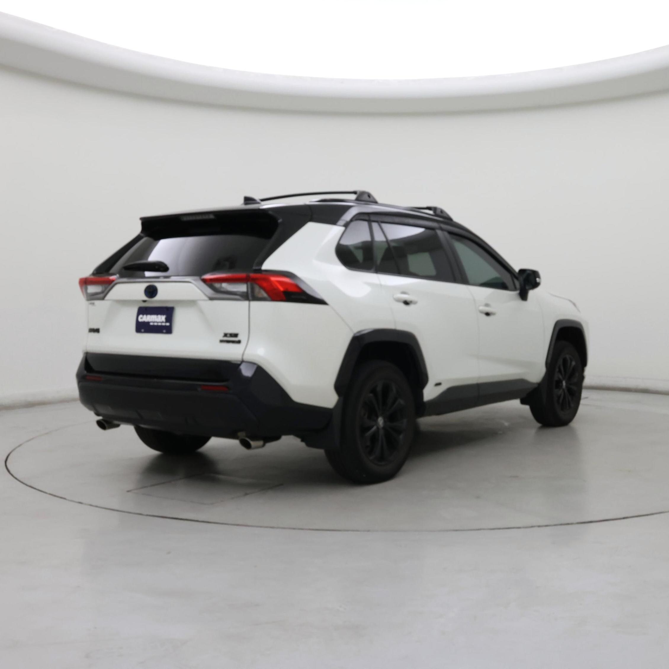 Thumbnail: 2022 Toyota RAV4 - 8