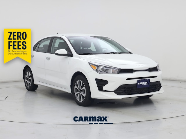 White 2023 Kia Rio Sedan Front-Wheel Drive Automatic