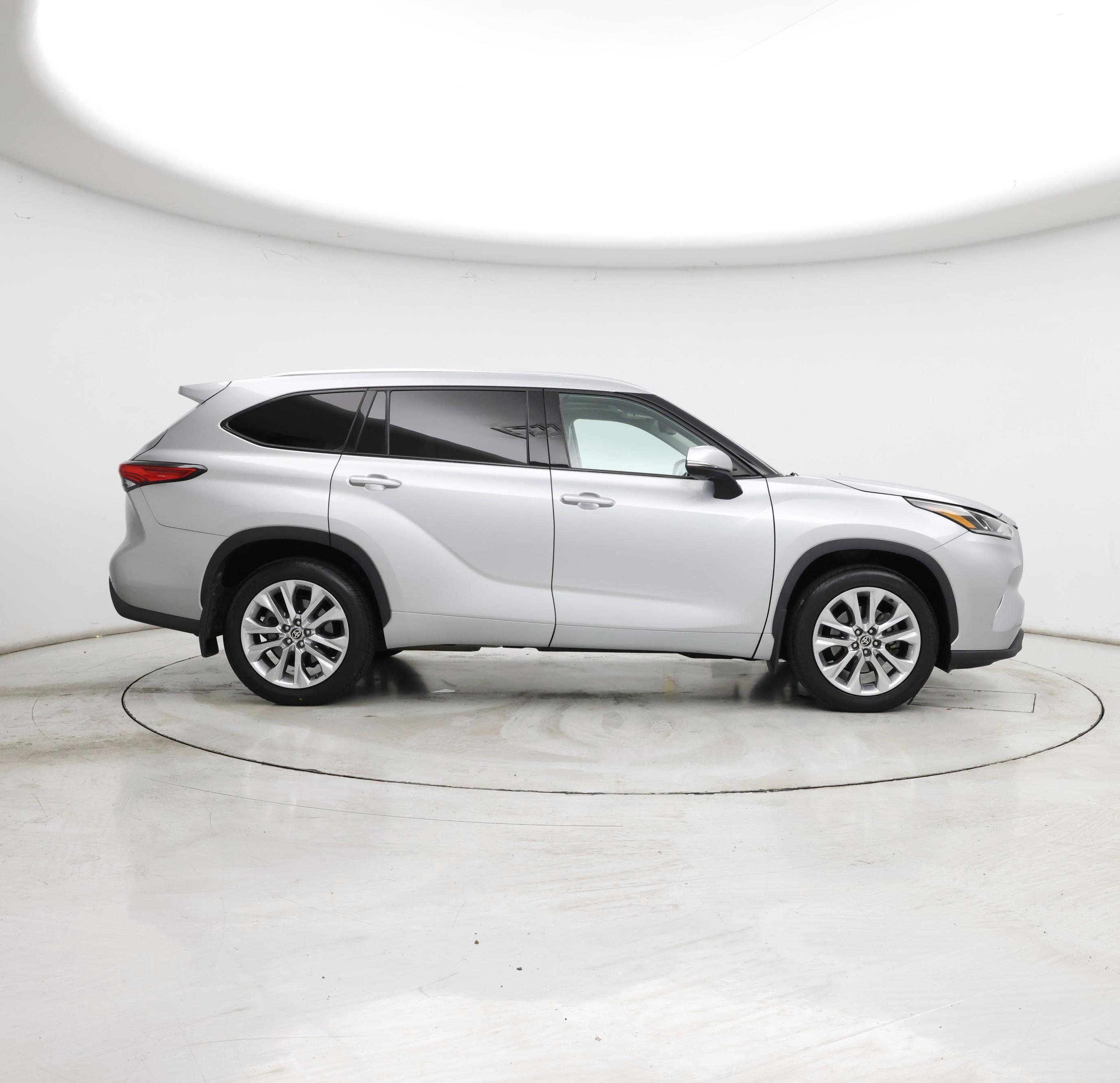 Thumbnail: 2022 Toyota Highlander - 7