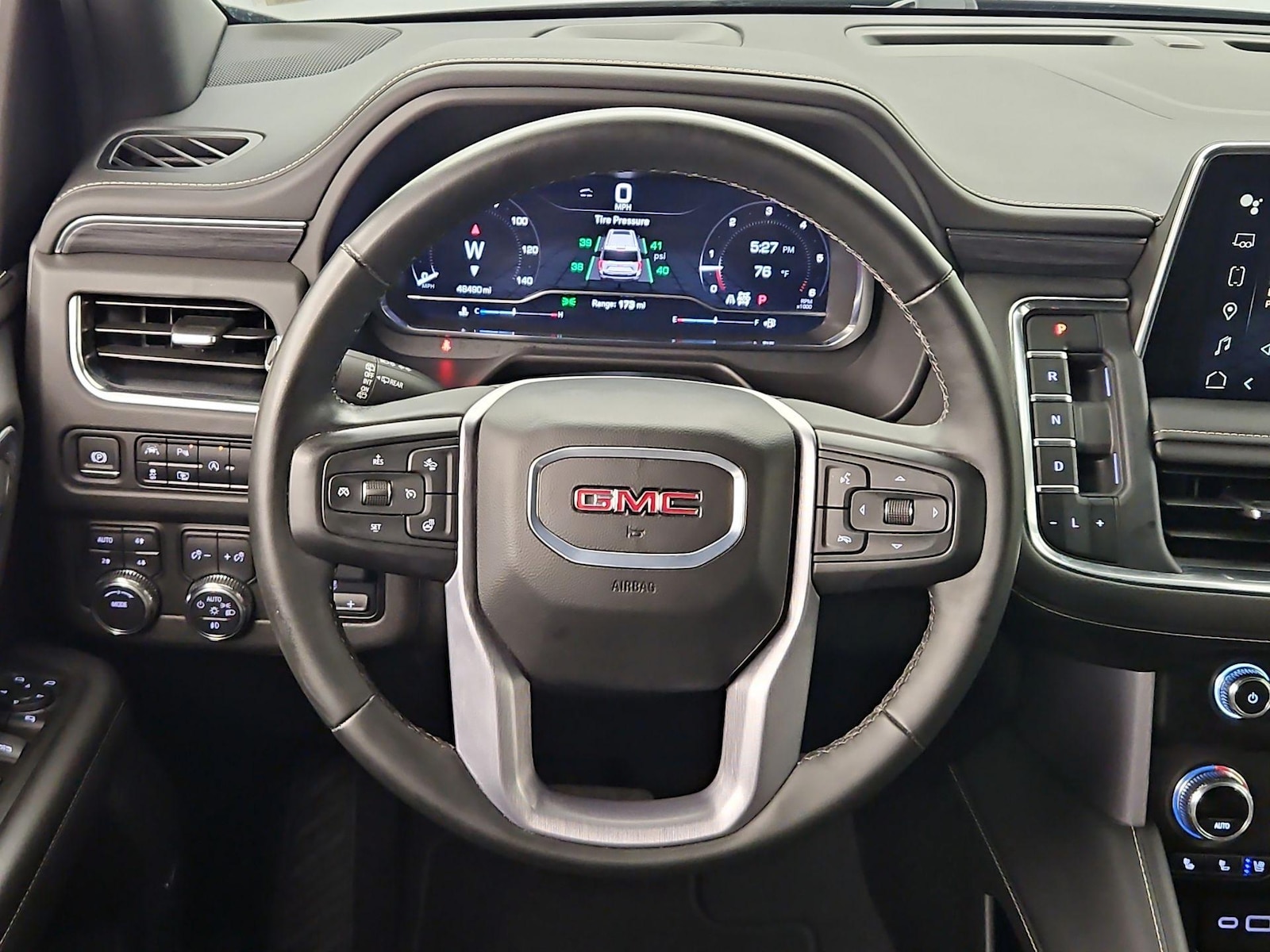 2024 GMC Yukon SLT - Photo 11