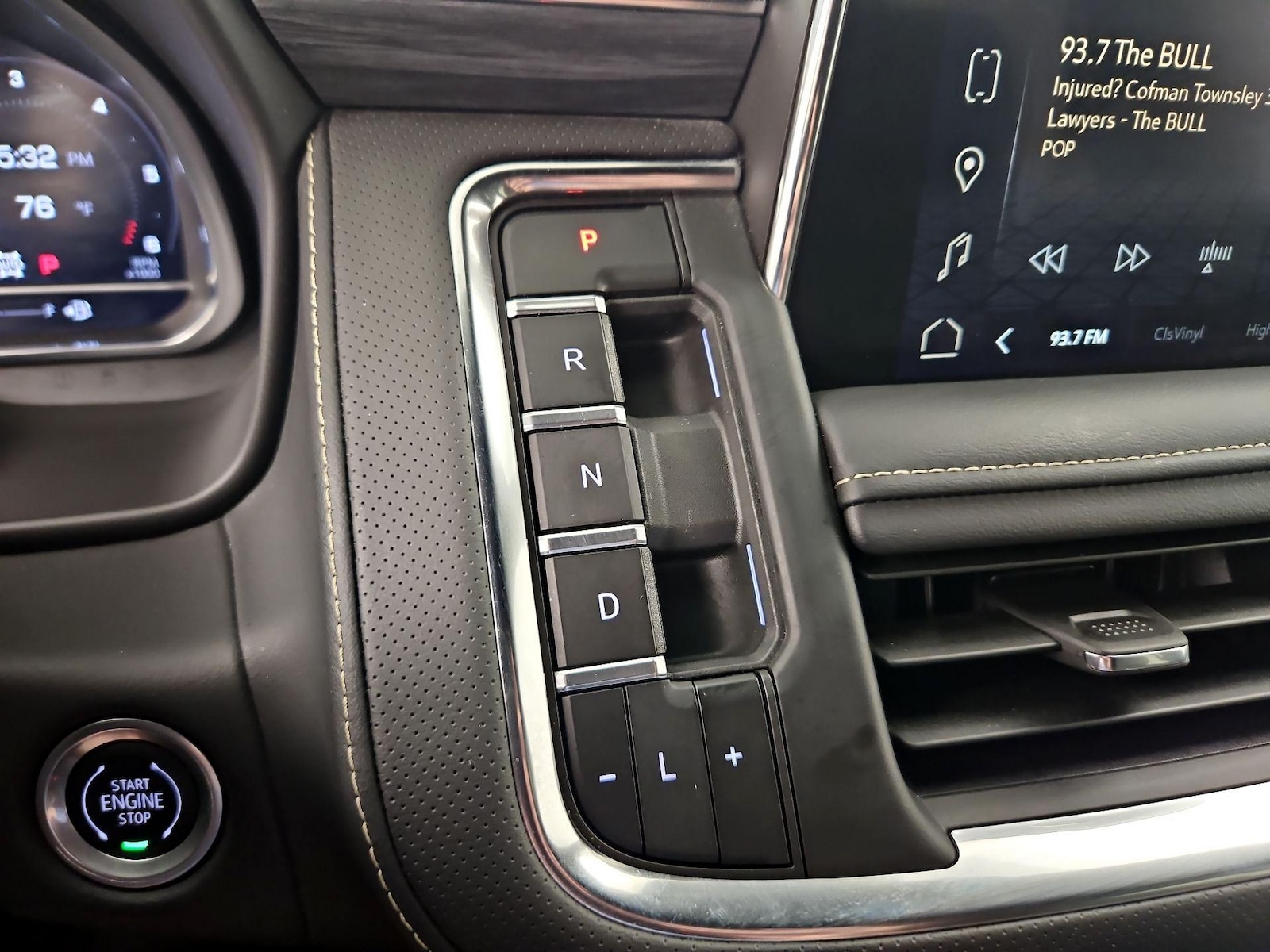 2024 GMC Yukon SLT - Photo 18