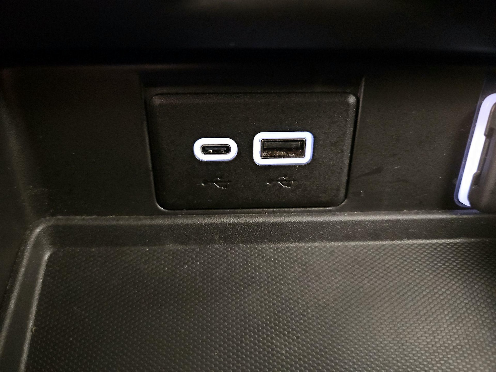 2024 GMC Yukon SLT - Photo 19