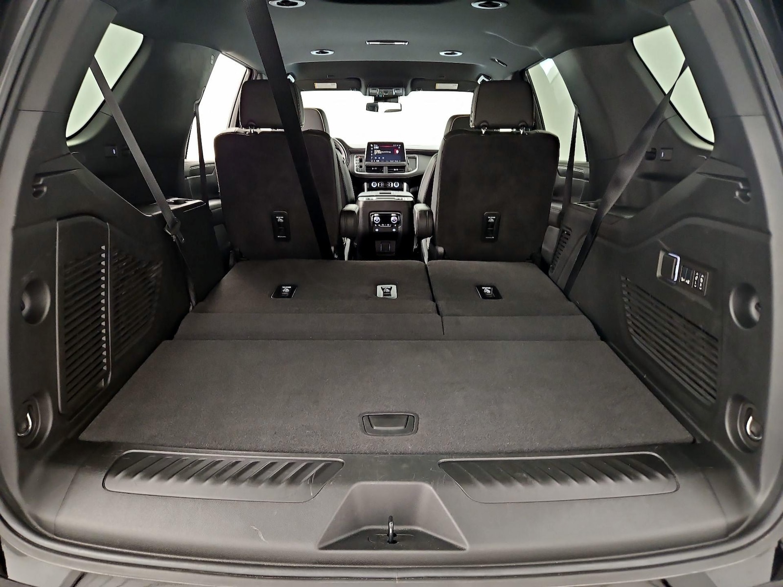 2024 GMC Yukon SLT - Photo 23