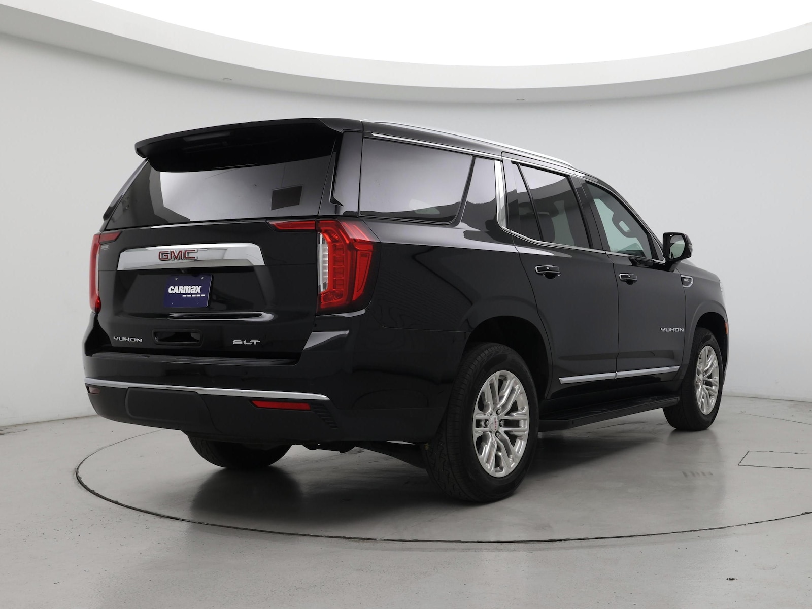 2024 GMC Yukon SLT - Photo 9