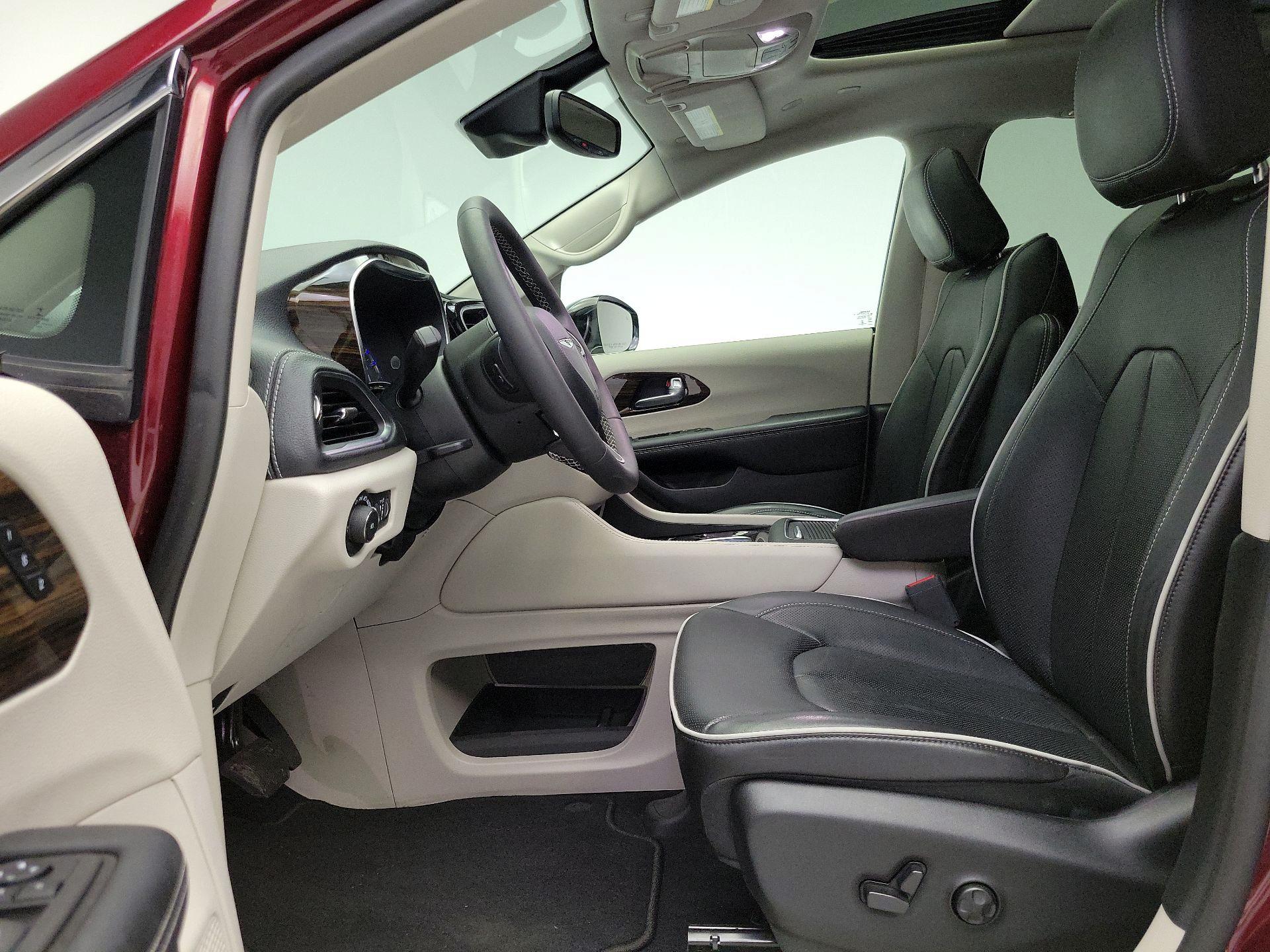 Thumbnail: 2023 Chrysler Pacifica - 11