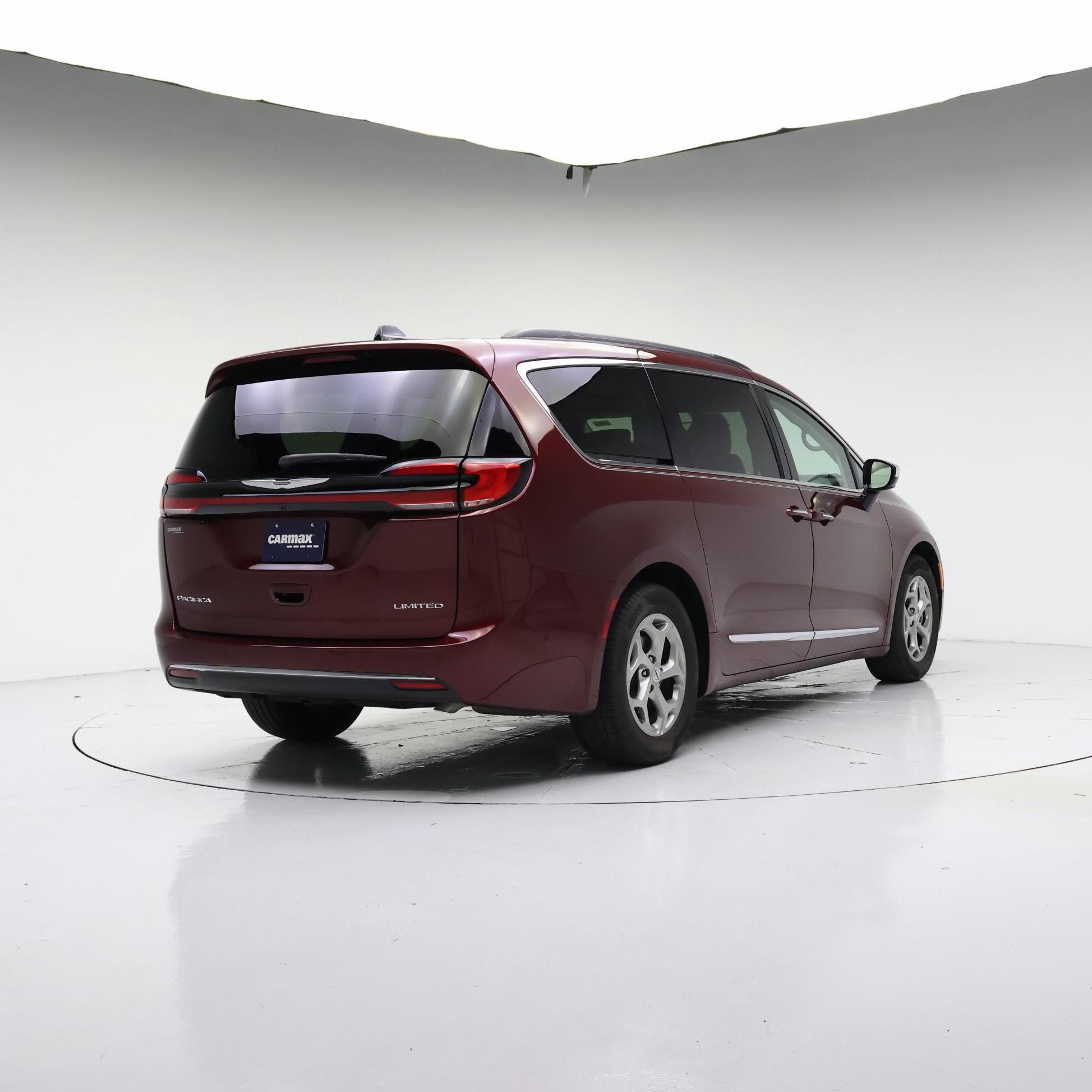 Thumbnail: 2023 Chrysler Pacifica - 8