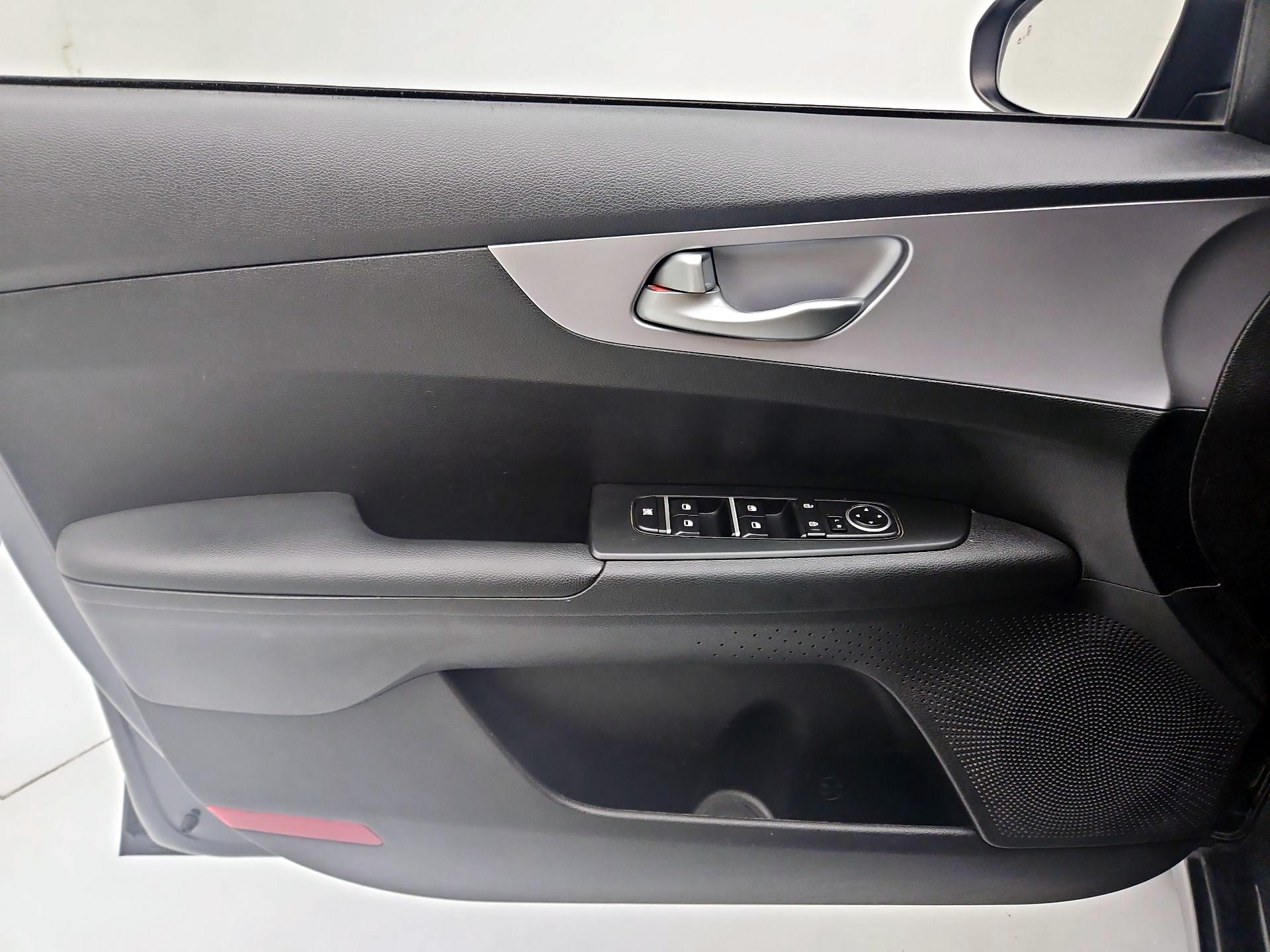 Thumbnail: 2024 Kia Forte - 12