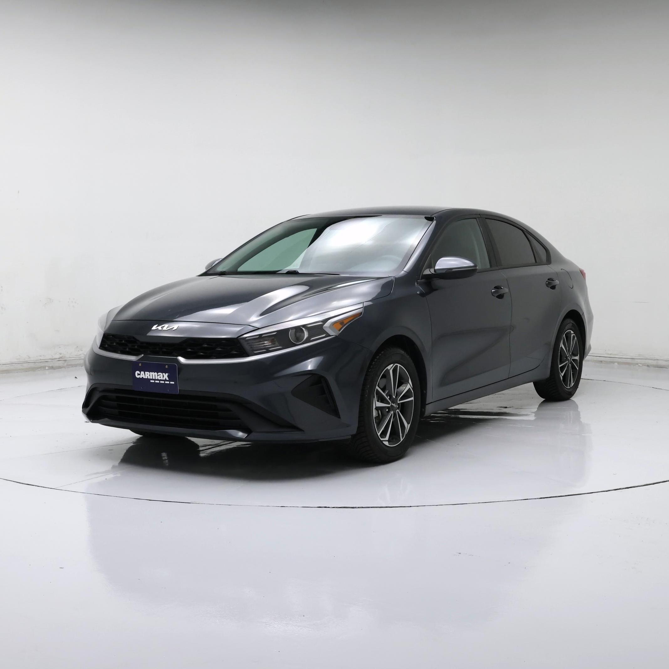 Thumbnail: 2024 Kia Forte - 4