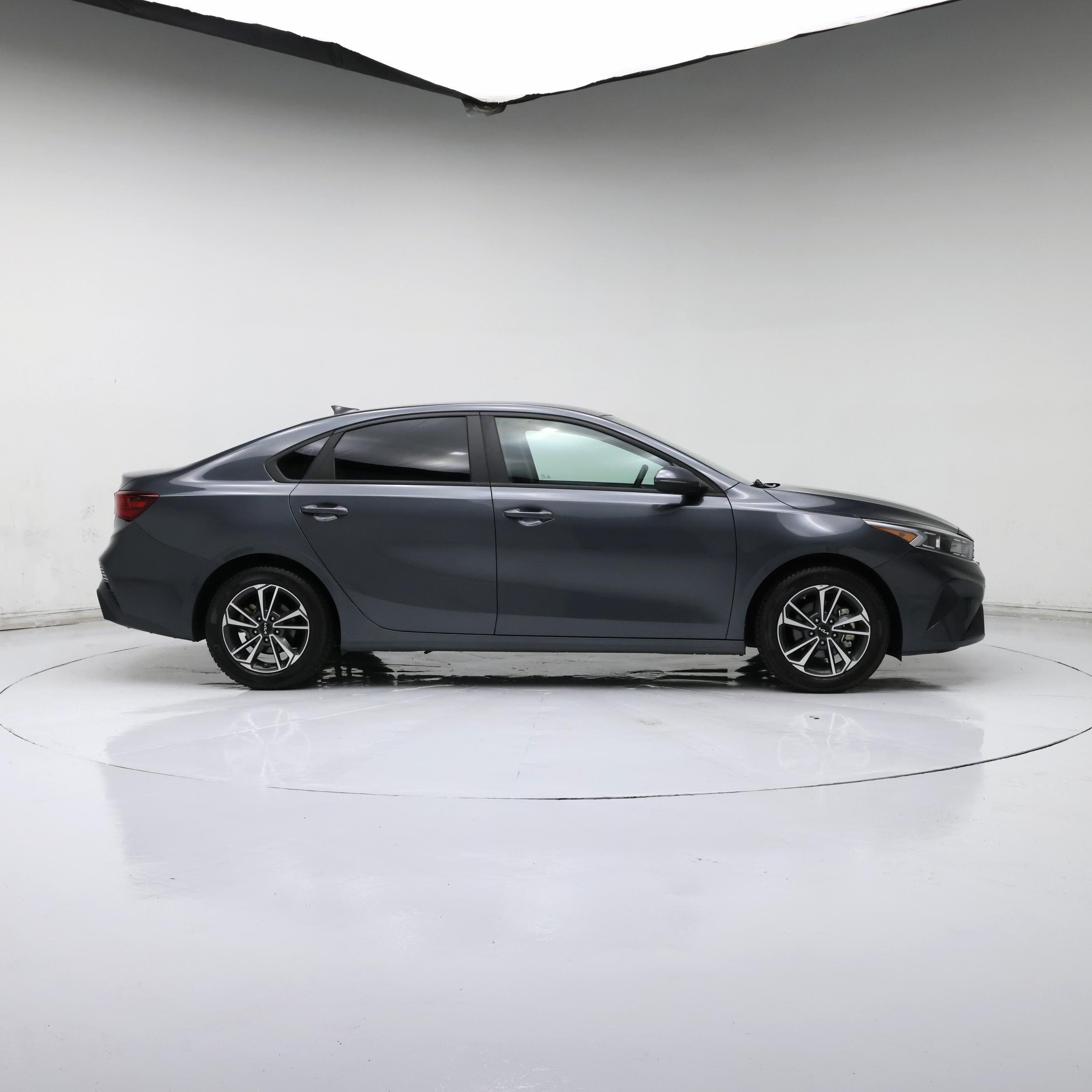 Thumbnail: 2024 Kia Forte - 7