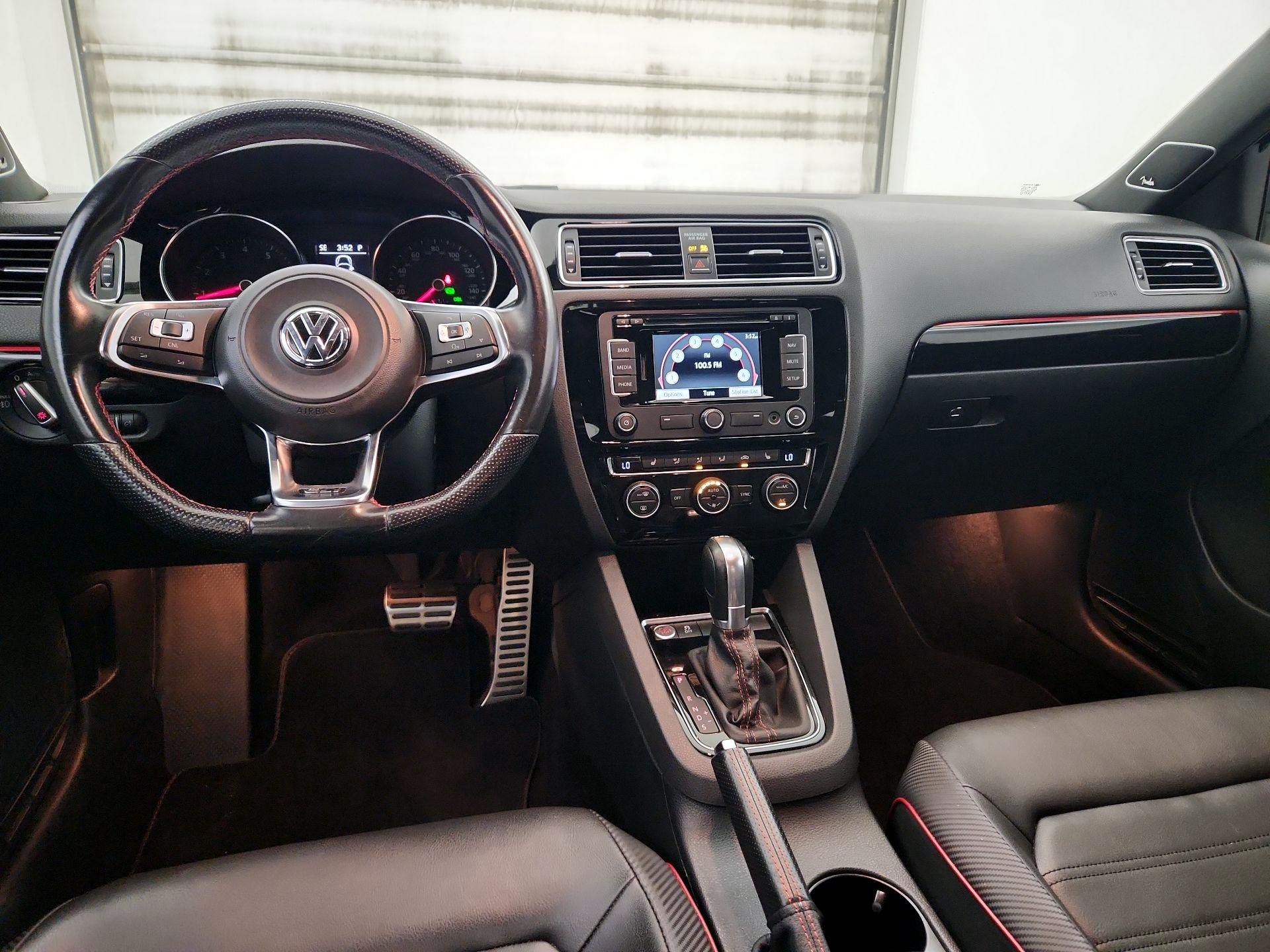 Thumbnail: 2015 Volkswagen Jetta - 9