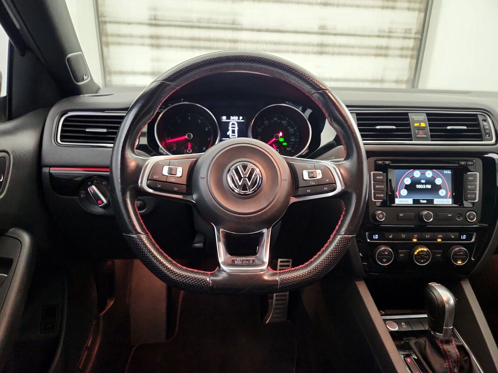 Thumbnail: 2015 Volkswagen Jetta - 10
