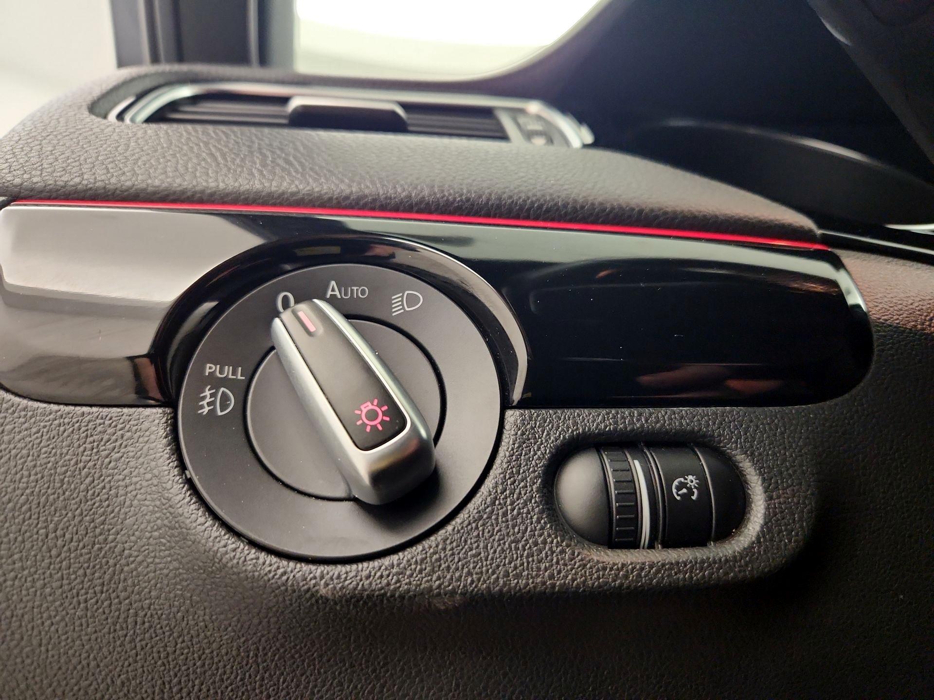 Thumbnail: 2015 Volkswagen Jetta - 13