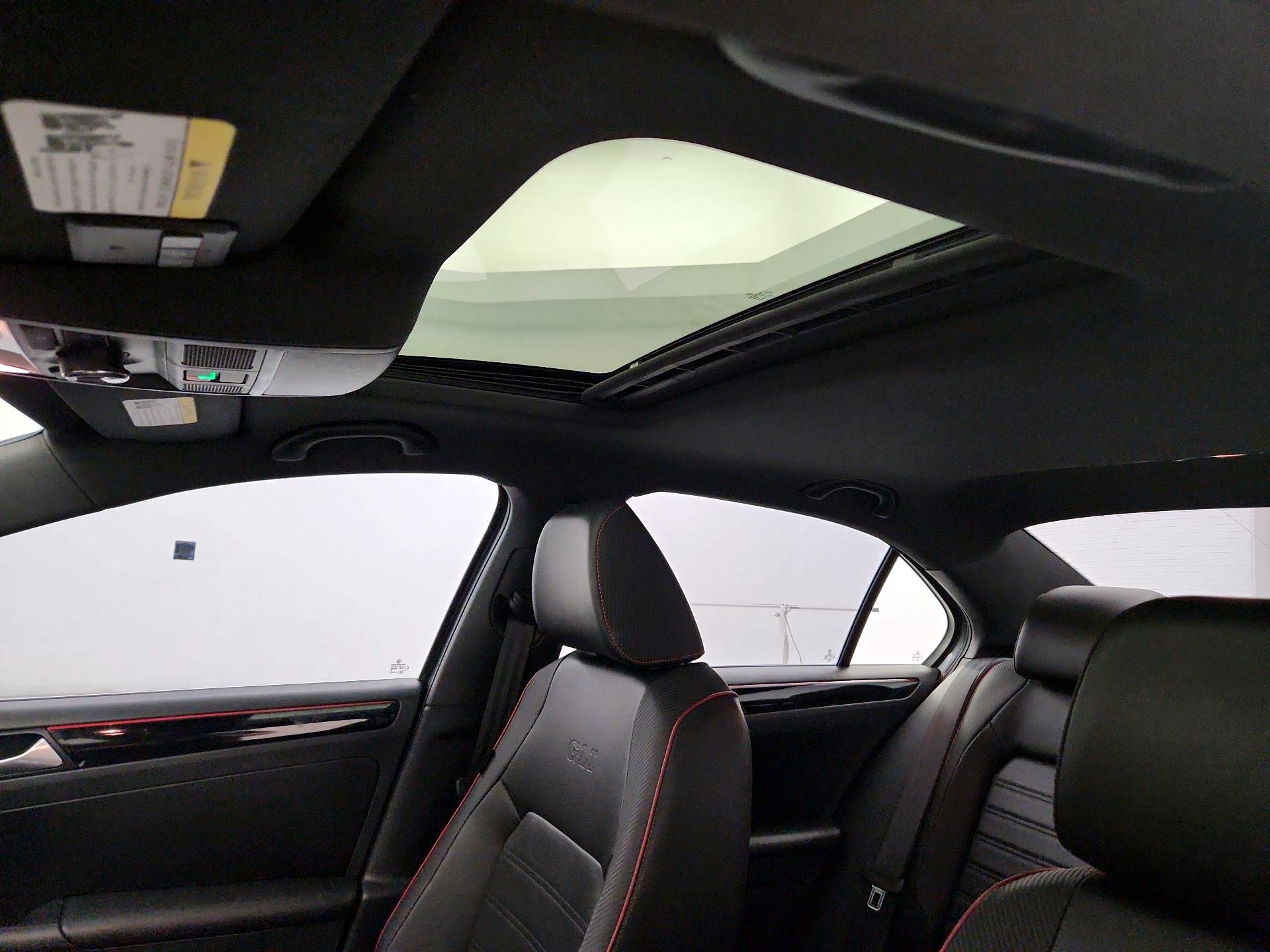 Thumbnail: 2015 Volkswagen Jetta - 18