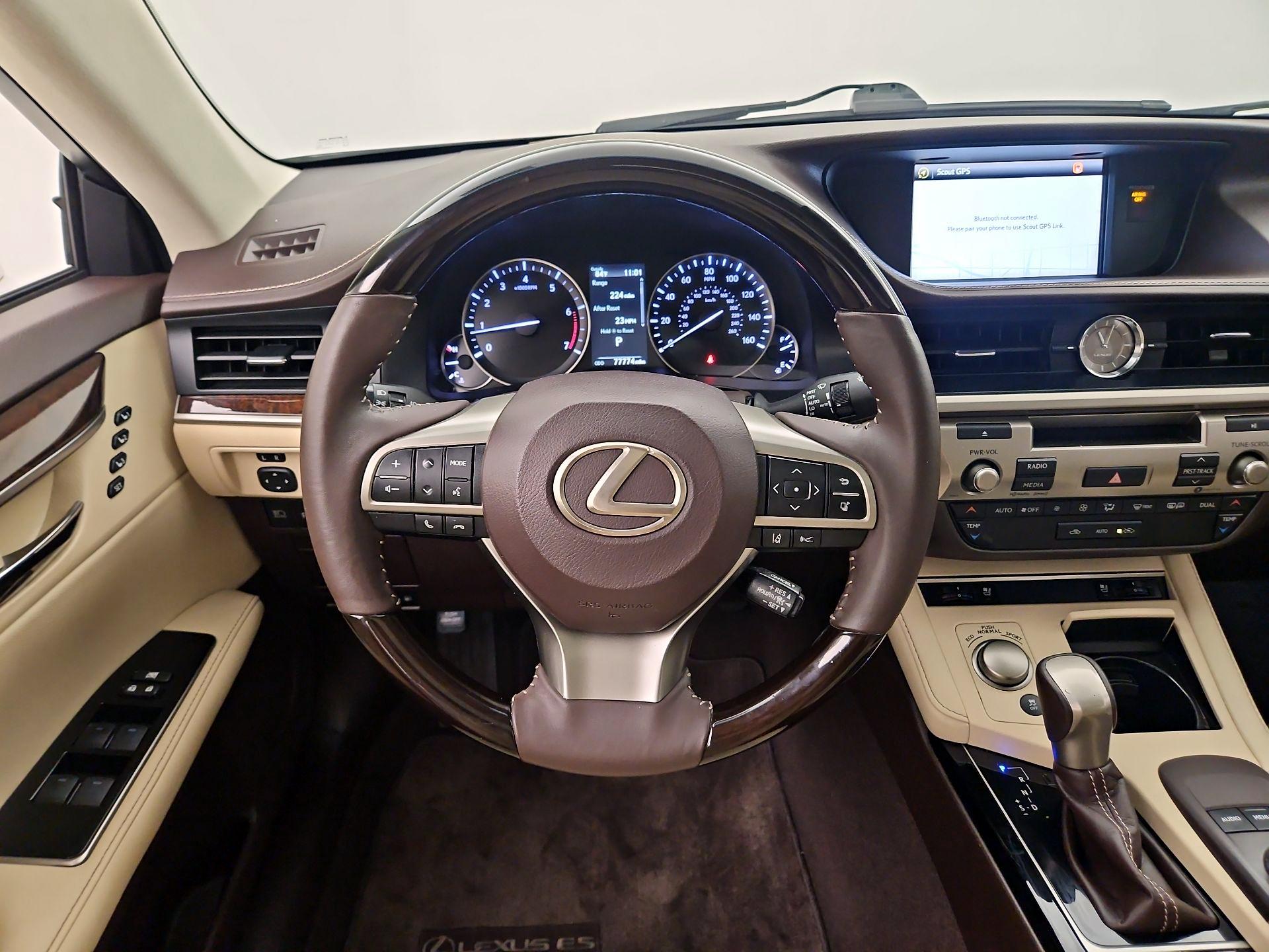 Thumbnail: 2018 Lexus ES - 10
