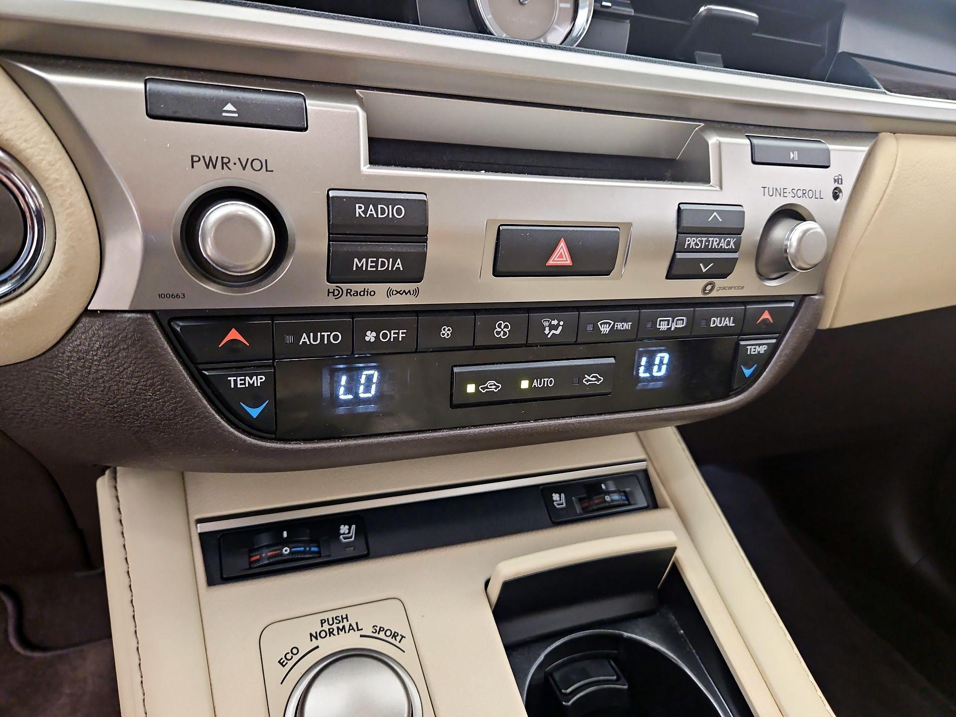Thumbnail: 2018 Lexus ES - 17