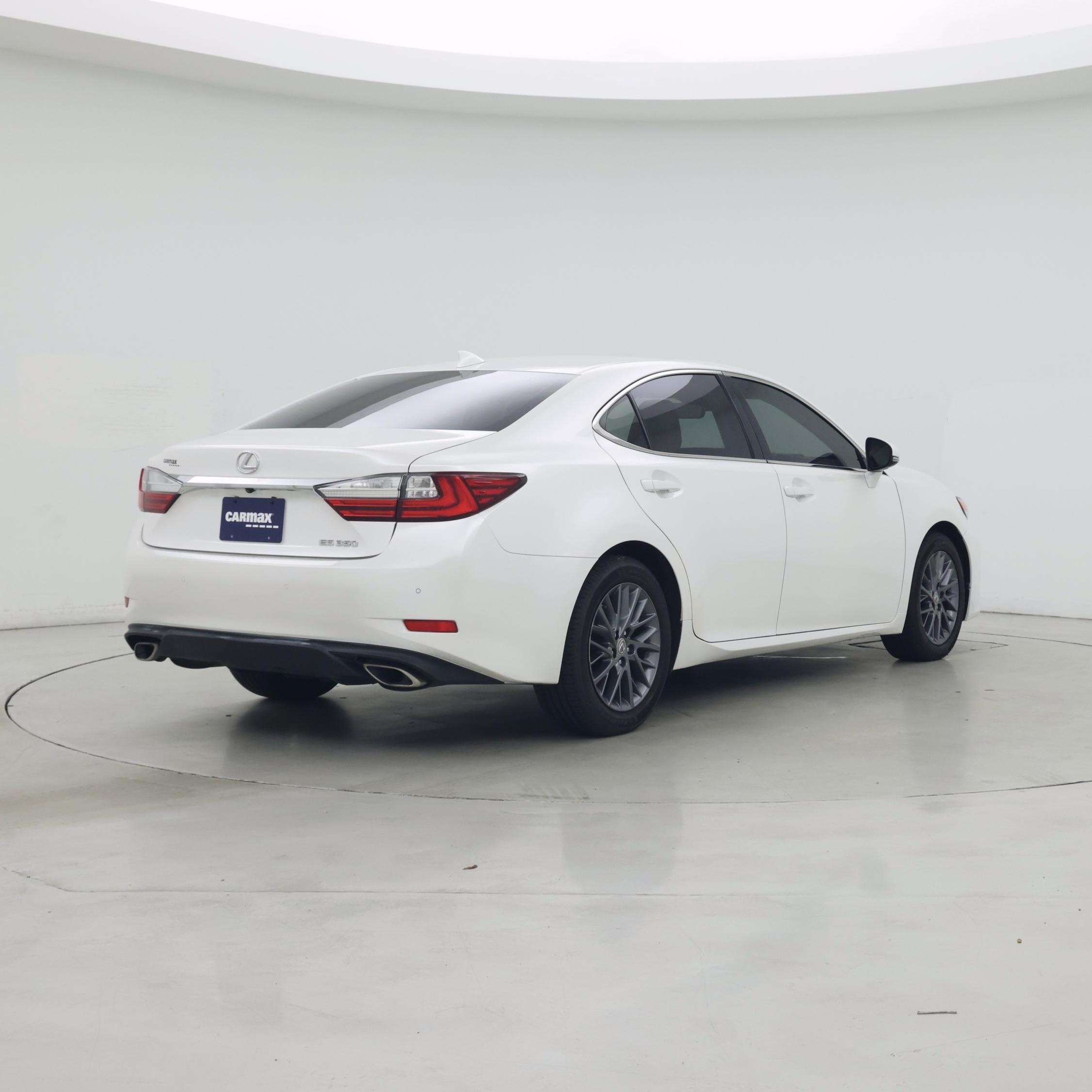 Thumbnail: 2018 Lexus ES - 8