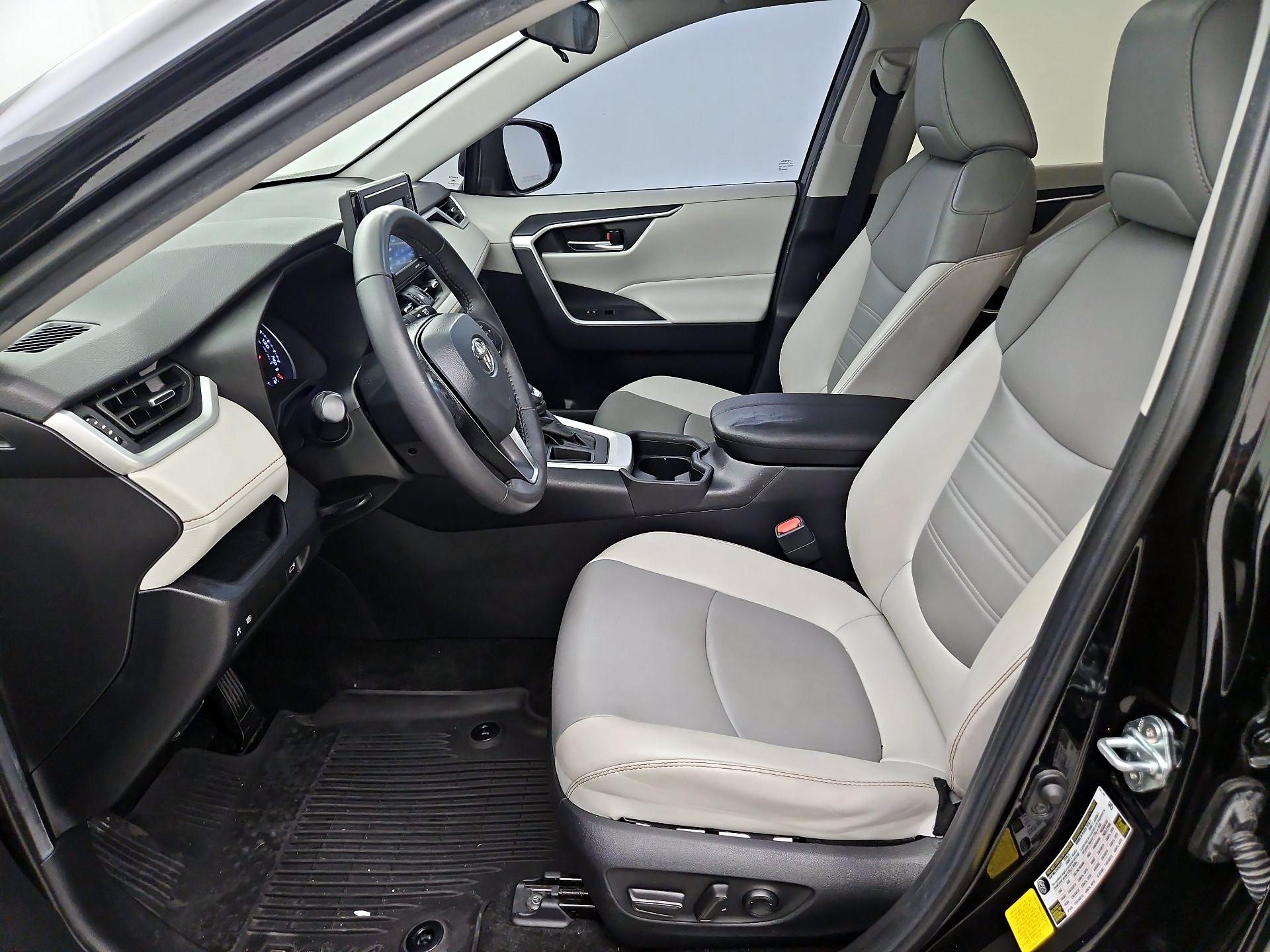 Thumbnail: 2021 Toyota RAV4 - 9