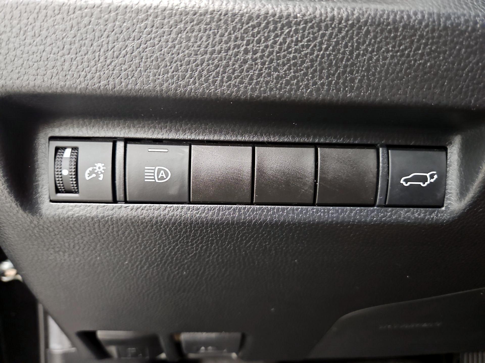 Thumbnail: 2021 Toyota RAV4 - 11