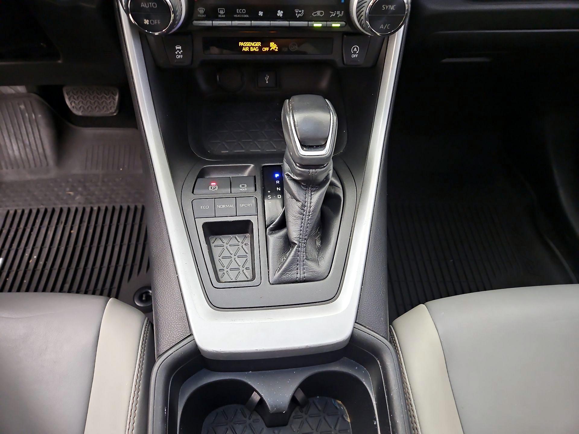 Thumbnail: 2021 Toyota RAV4 - 15