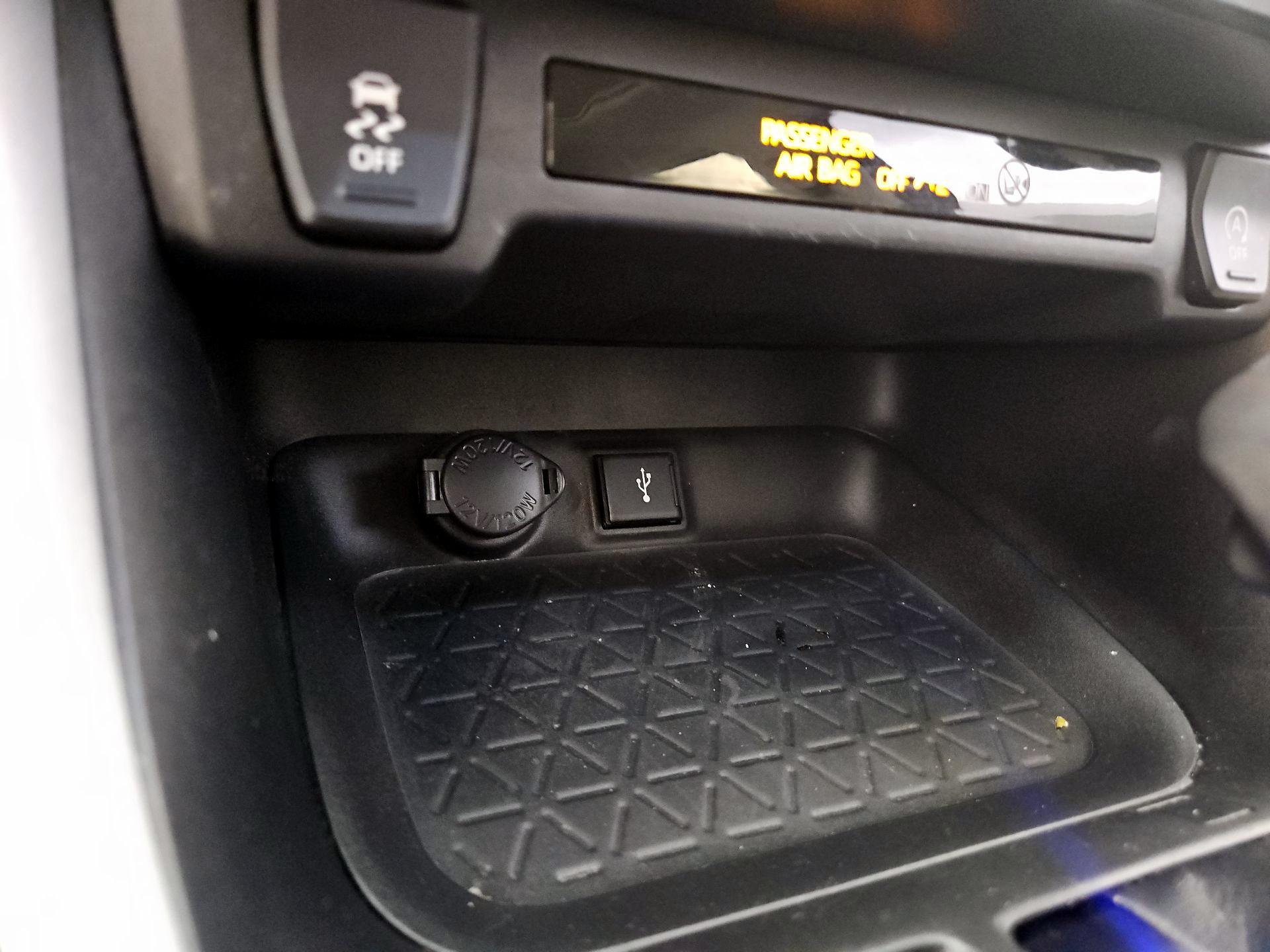 Thumbnail: 2021 Toyota RAV4 - 16