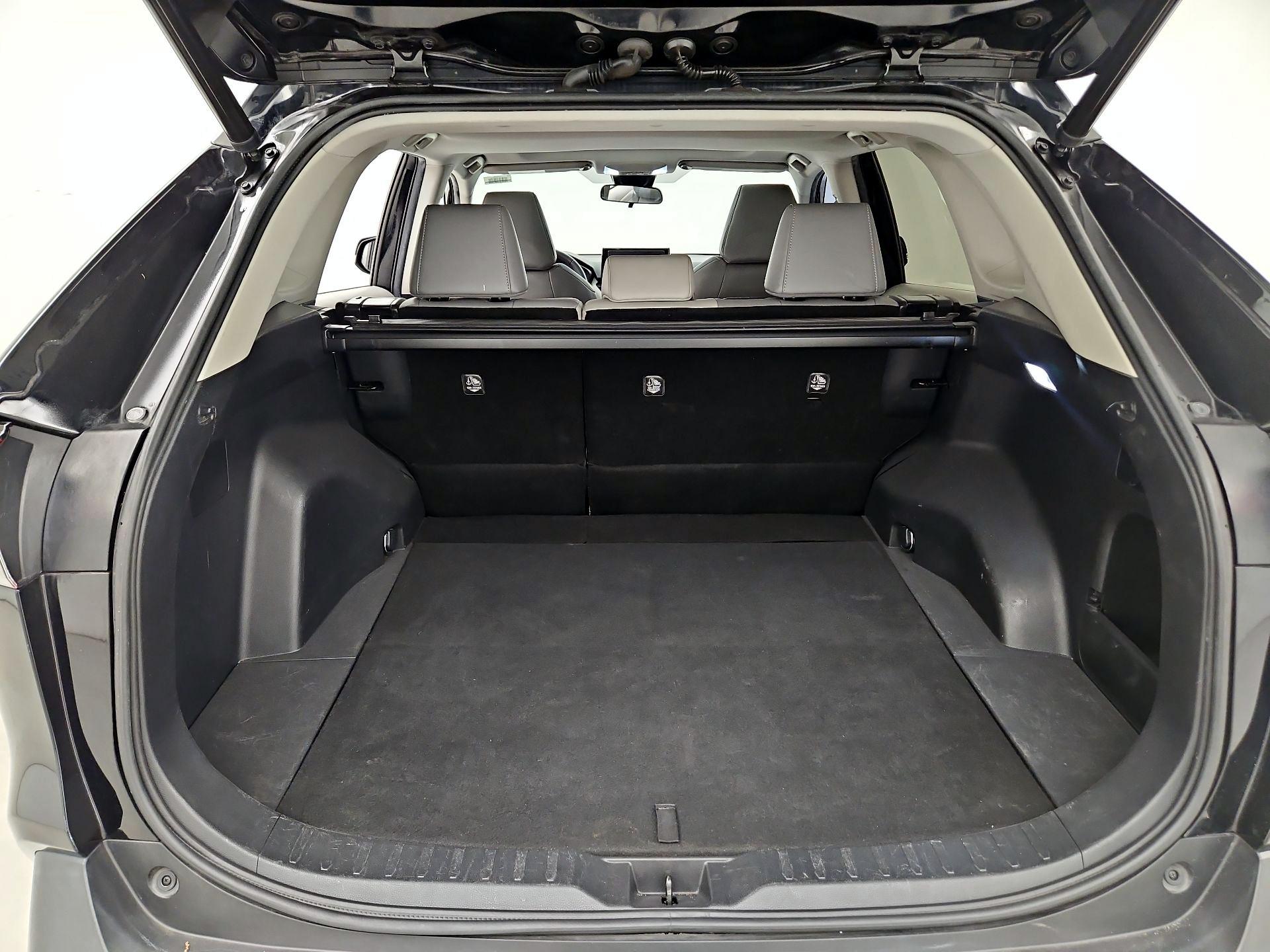 Thumbnail: 2021 Toyota RAV4 - 19