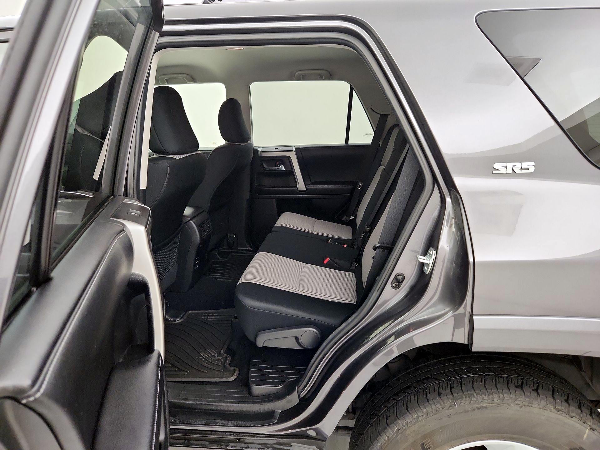 Thumbnail: 2016 Toyota 4Runner - 19