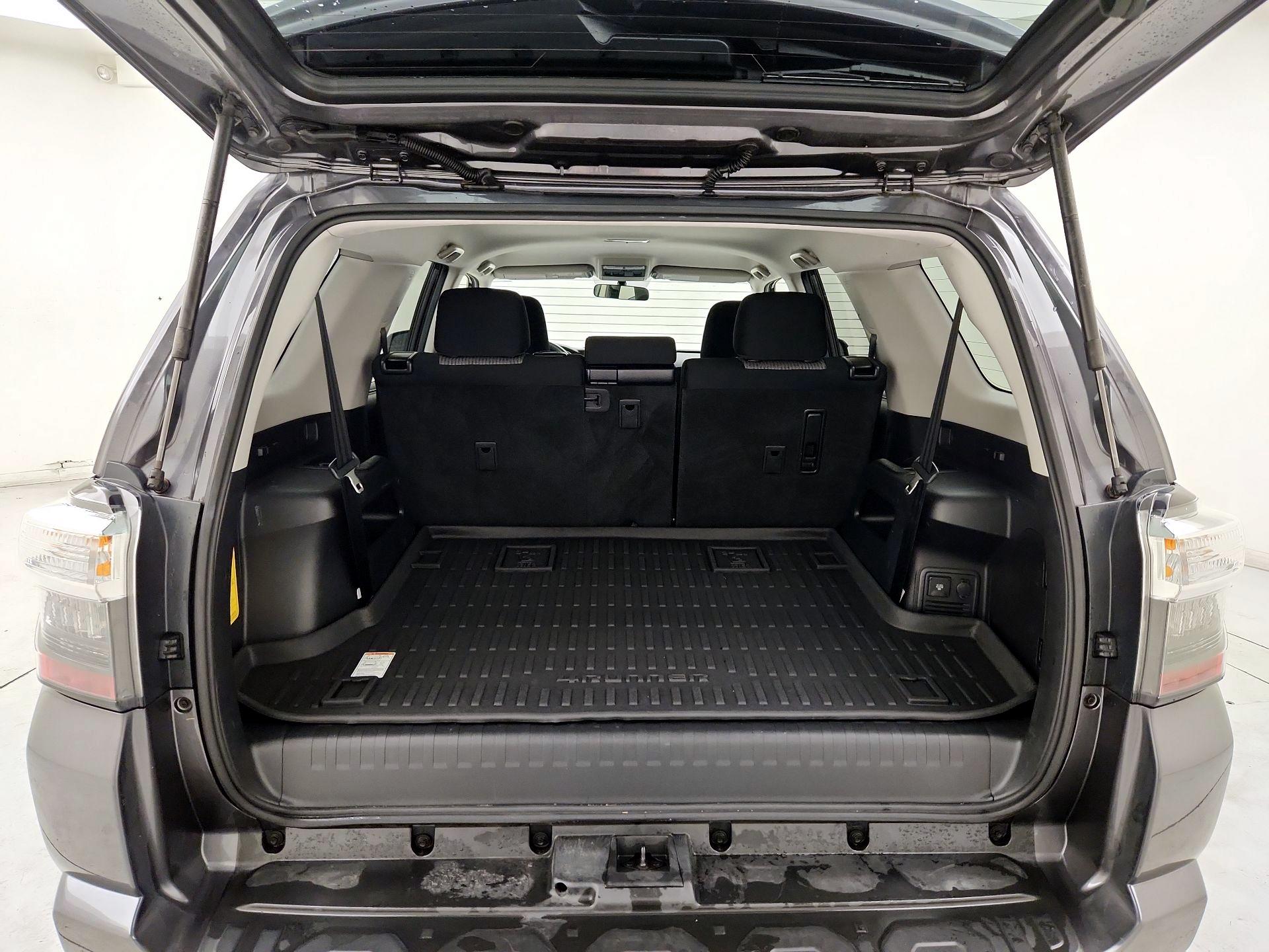 Thumbnail: 2016 Toyota 4Runner - 20