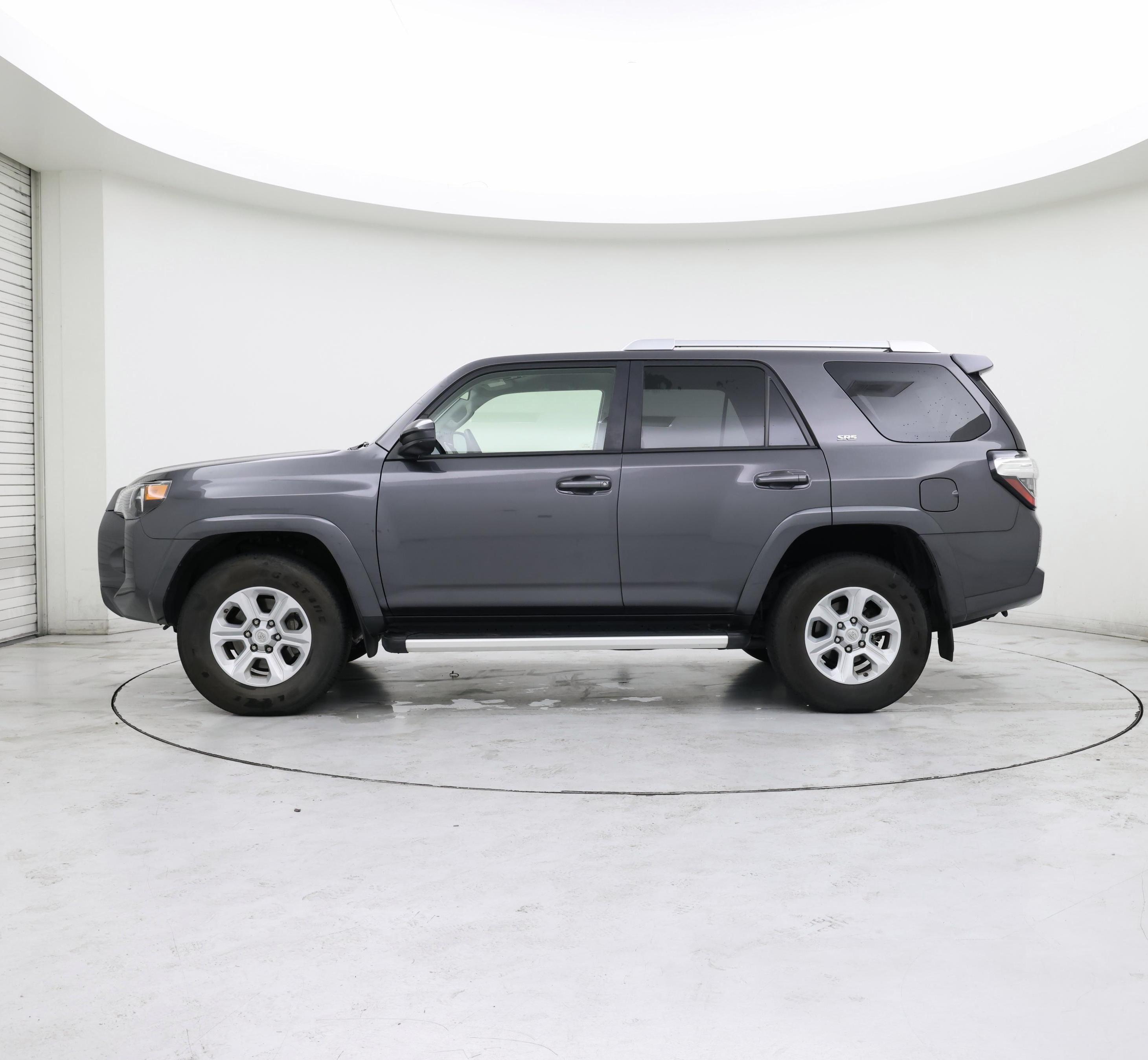 Thumbnail: 2016 Toyota 4Runner - 3