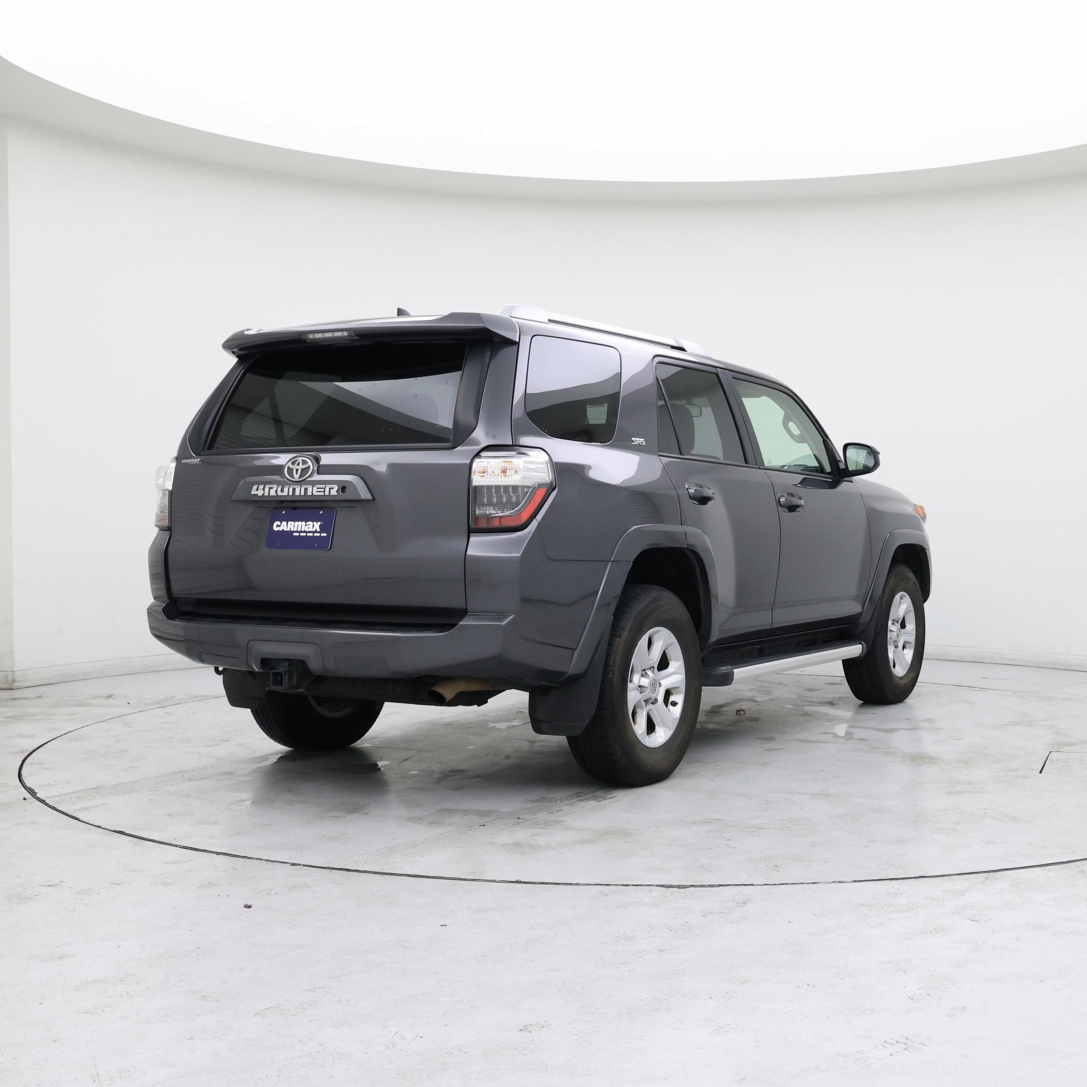 Thumbnail: 2016 Toyota 4Runner - 8