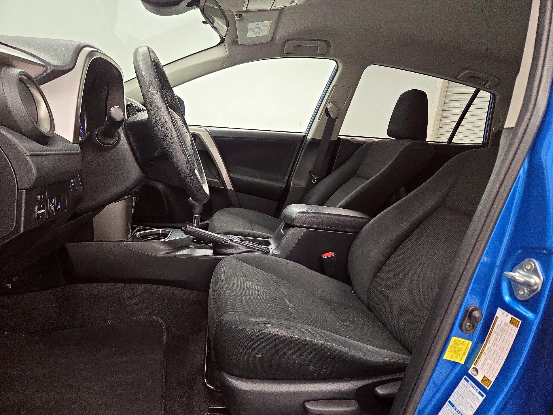Thumbnail: 2018 Toyota RAV4 - 11