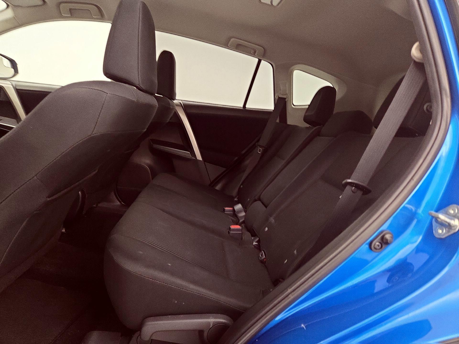 Thumbnail: 2018 Toyota RAV4 - 19