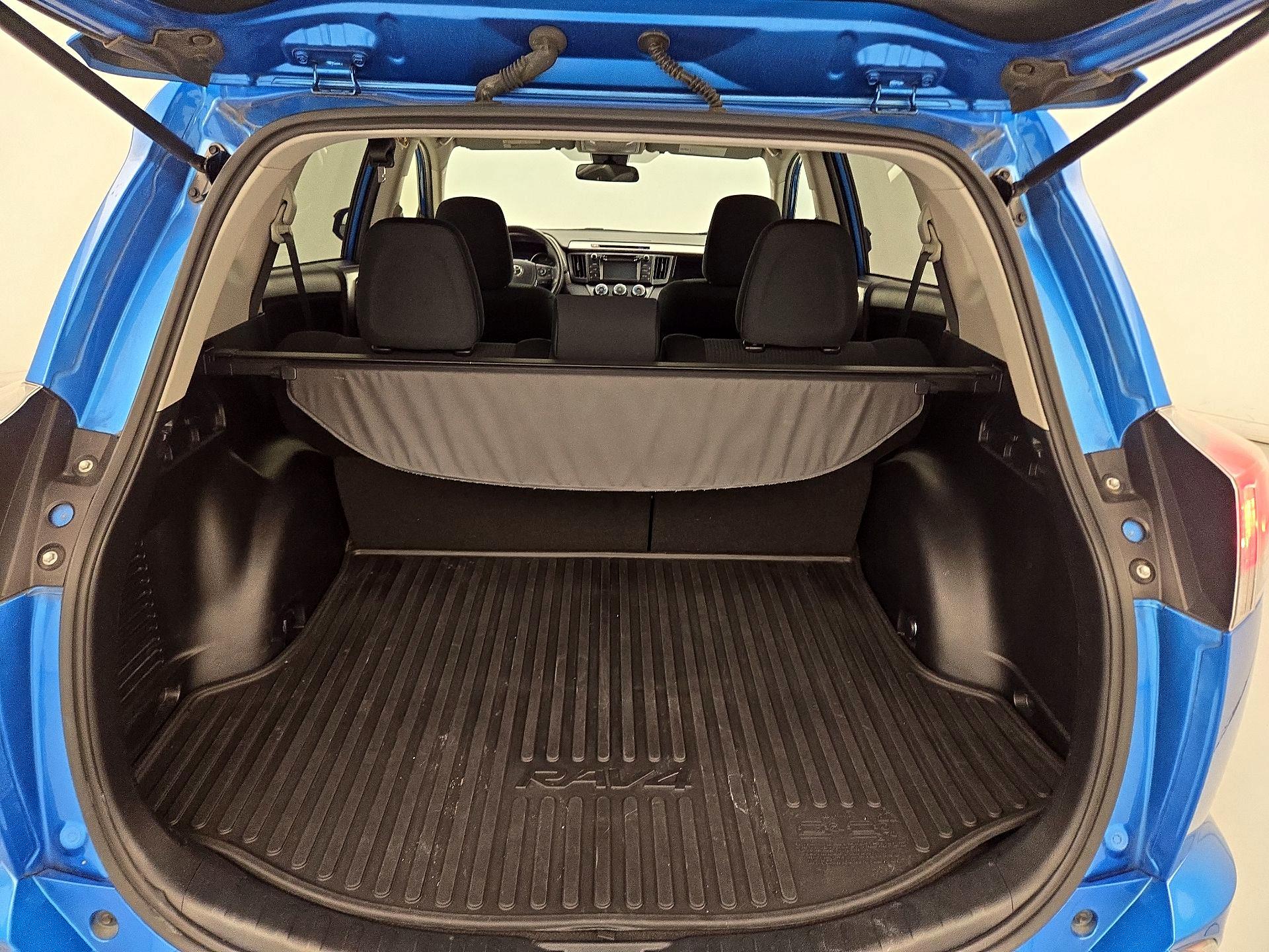 Thumbnail: 2018 Toyota RAV4 - 20