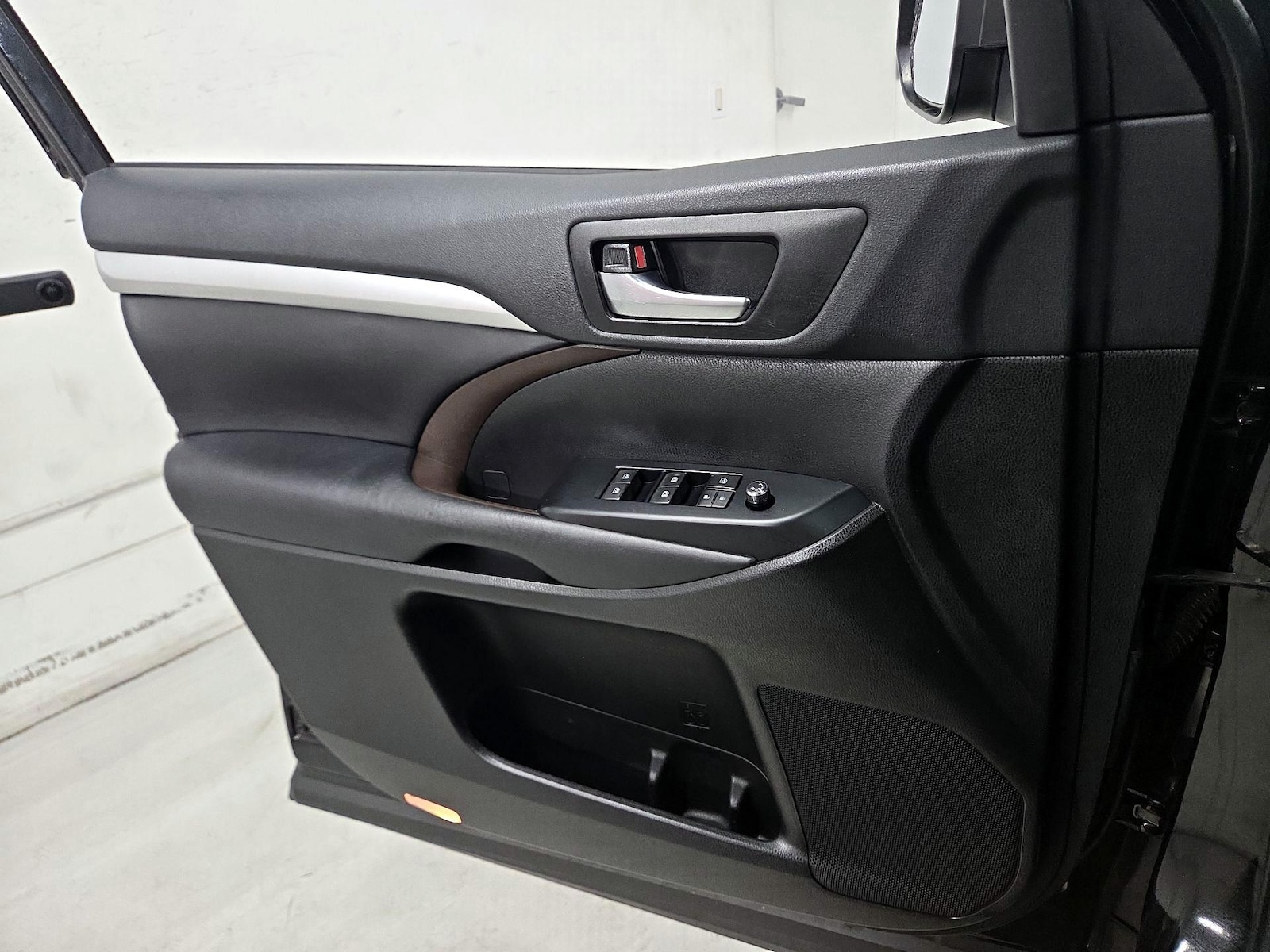 2019 Toyota Highlander XLE - Photo 13