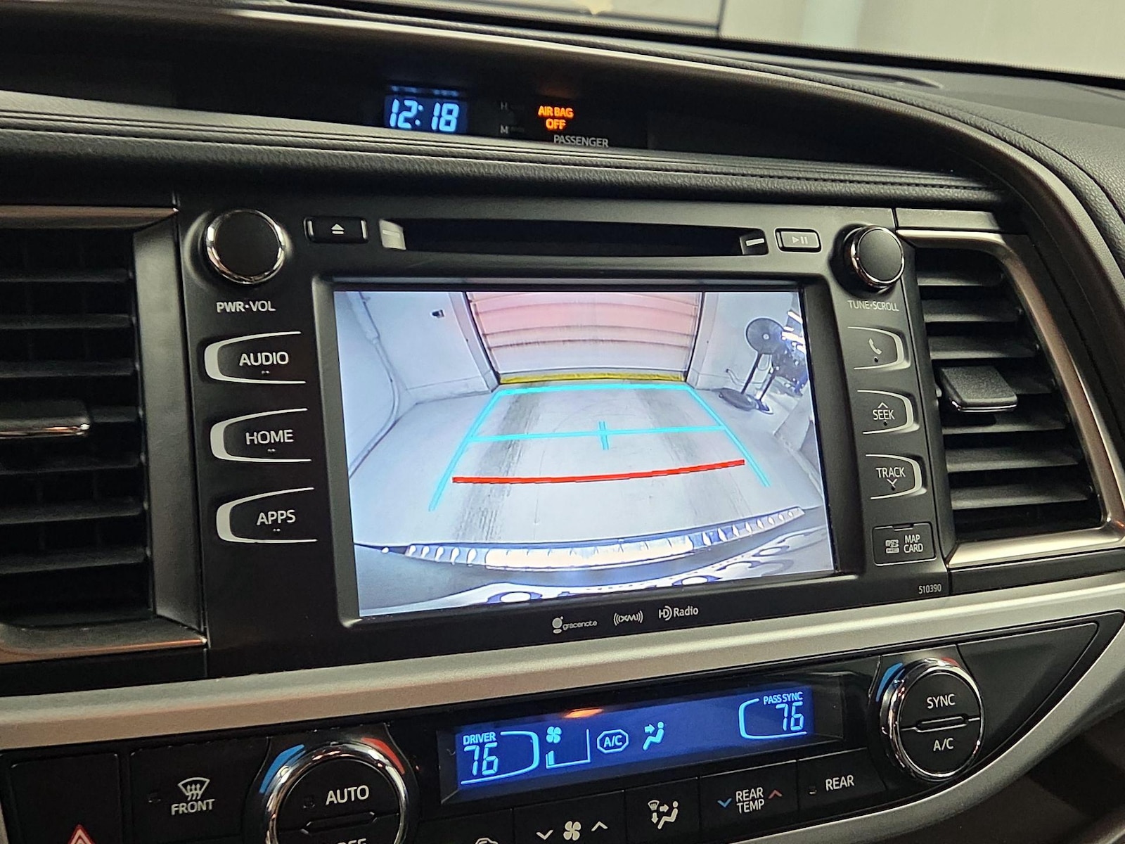 2019 Toyota Highlander XLE - Photo 14