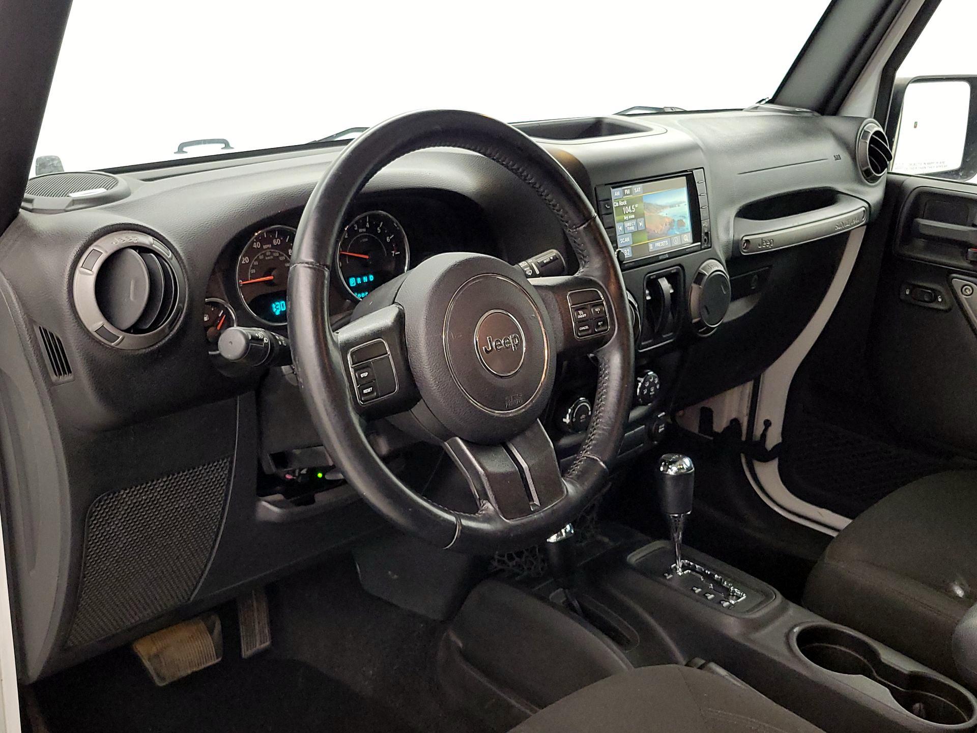 Thumbnail: 2016 Jeep Wrangler - 9