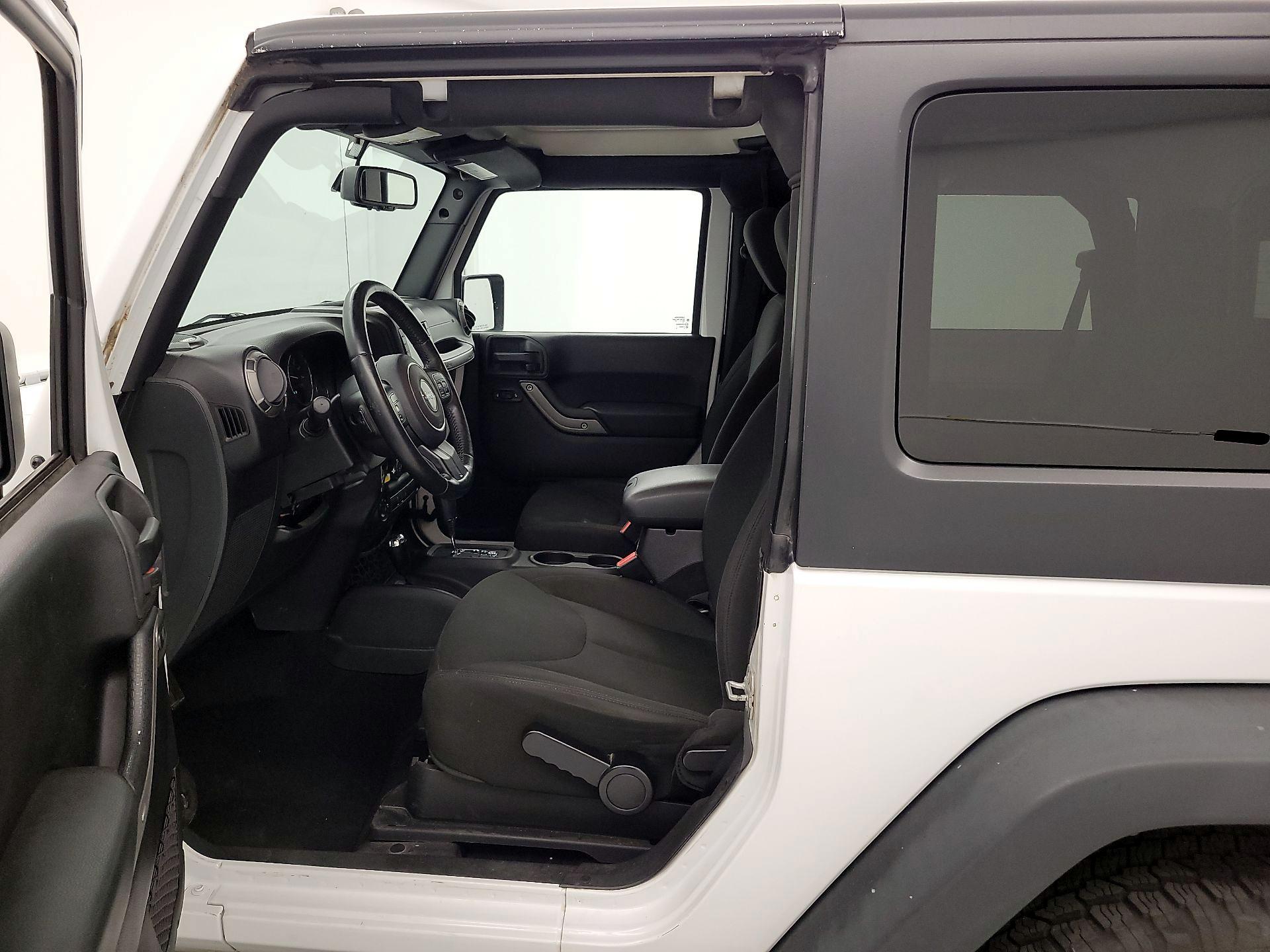 Thumbnail: 2016 Jeep Wrangler - 11